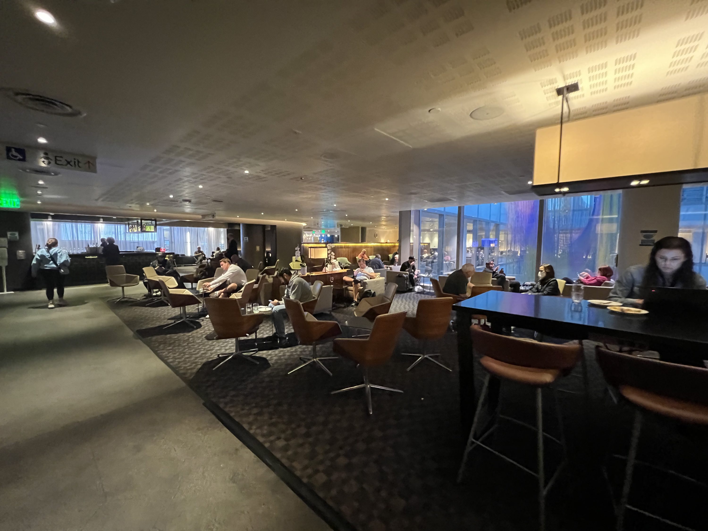 Qantas LAX Business Lounge Seating