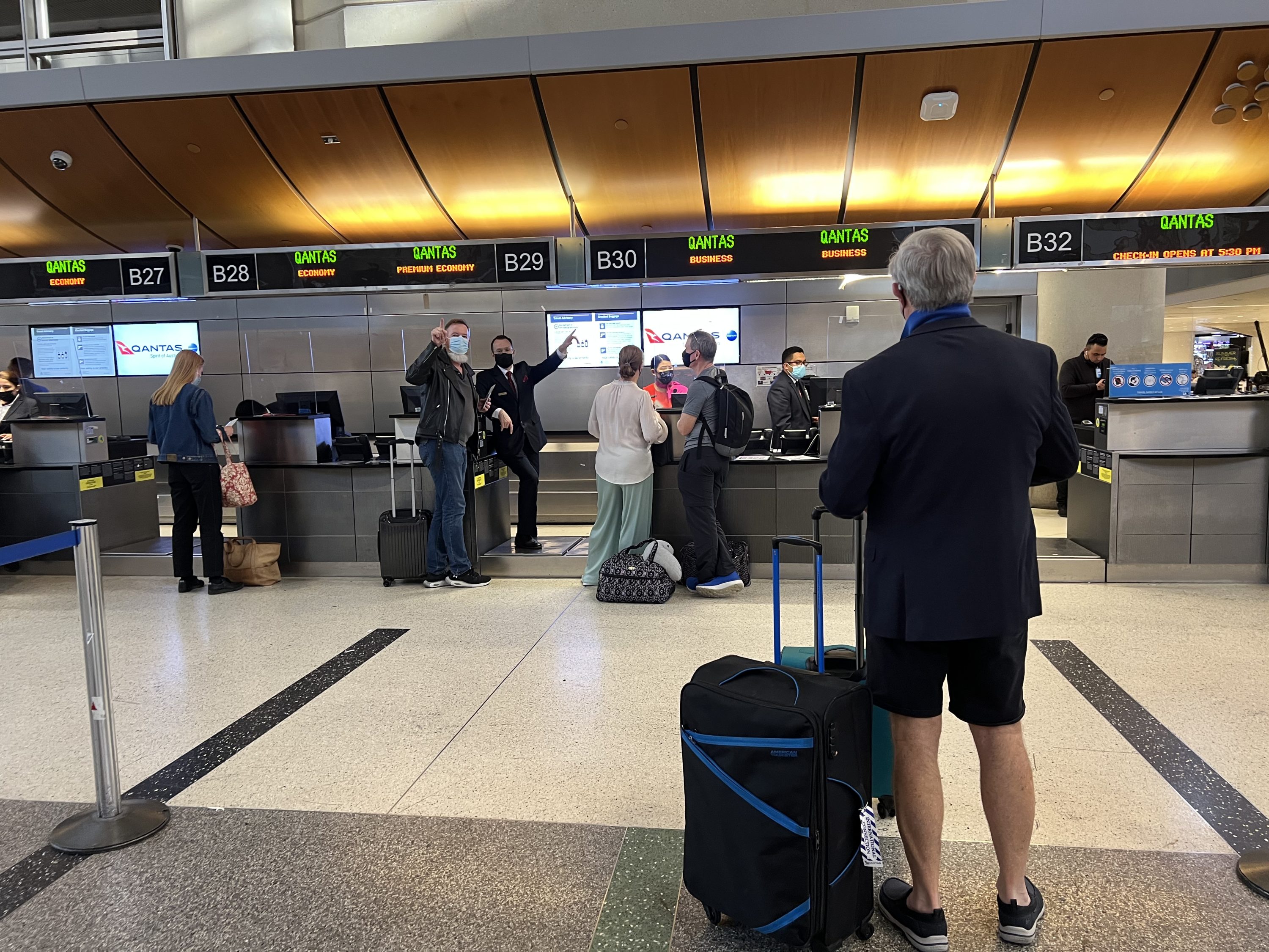 Qantas LAX Priority Check In Queue