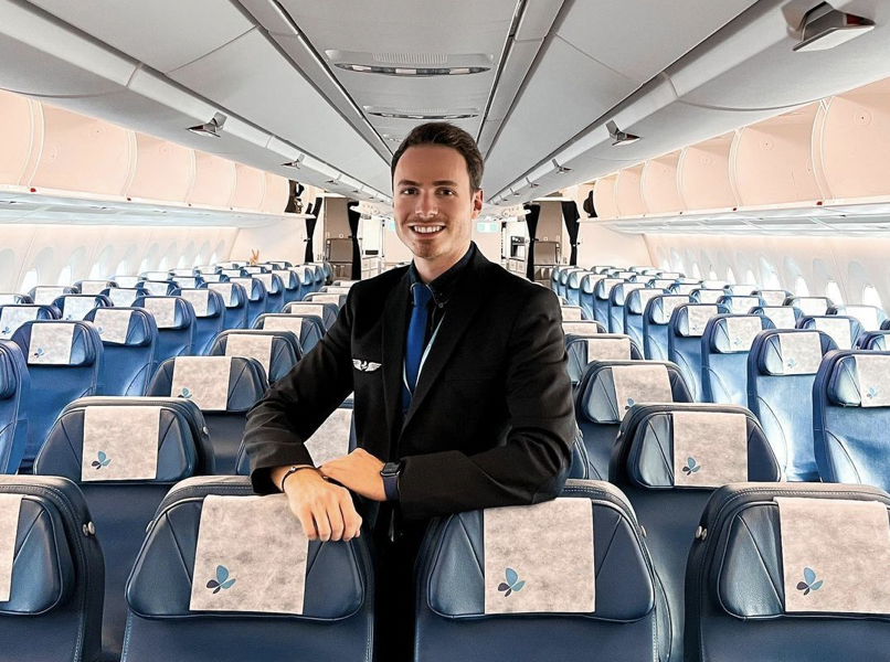 French Bee economy seating