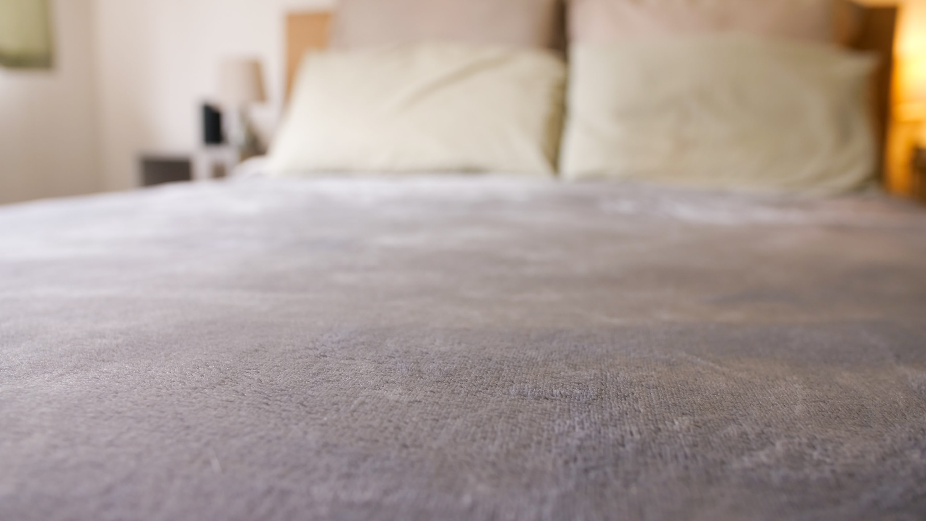 Hotel blanket size
