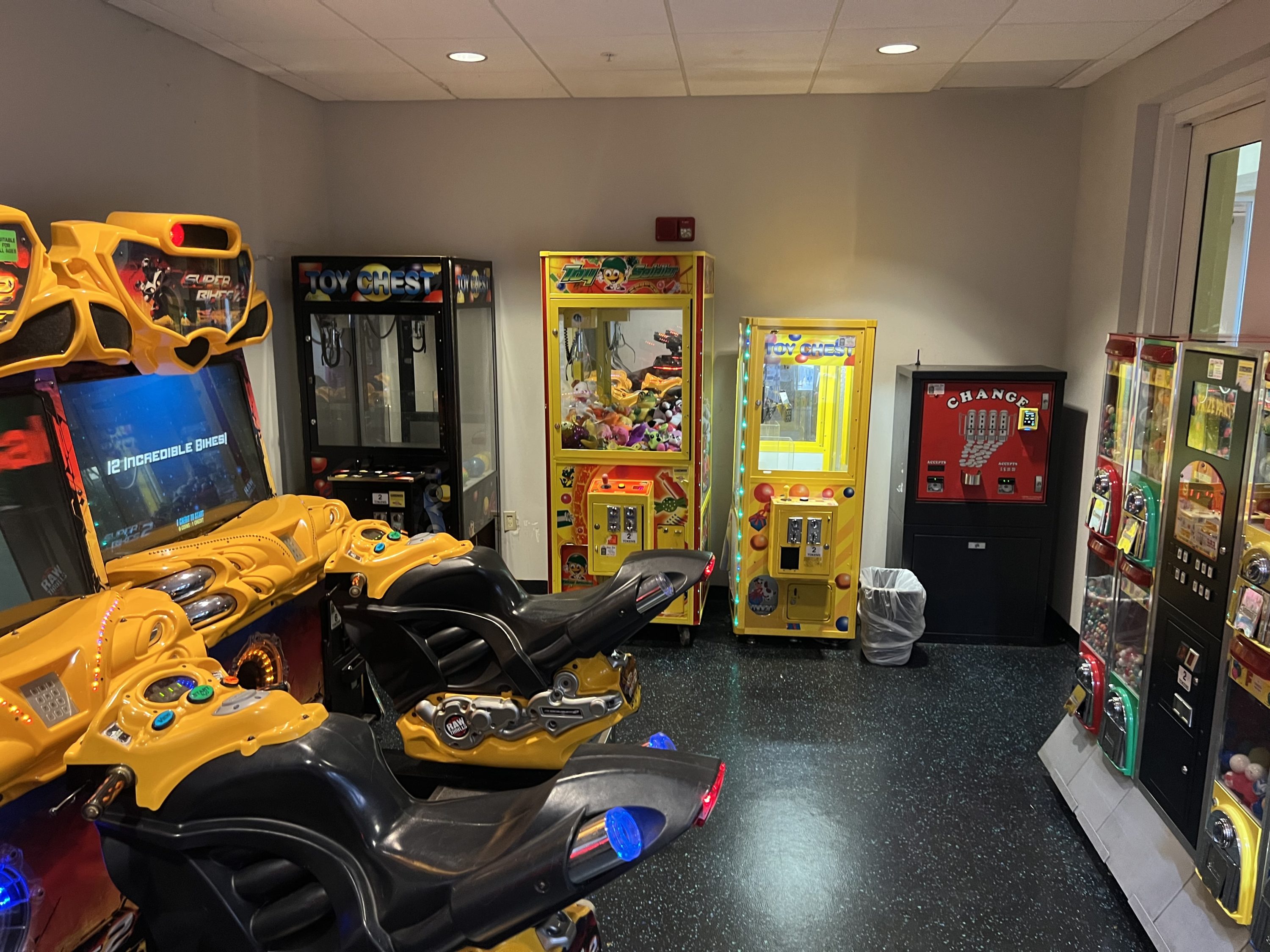 Hyatt Regency Coconut Point Resort & Spa arcade