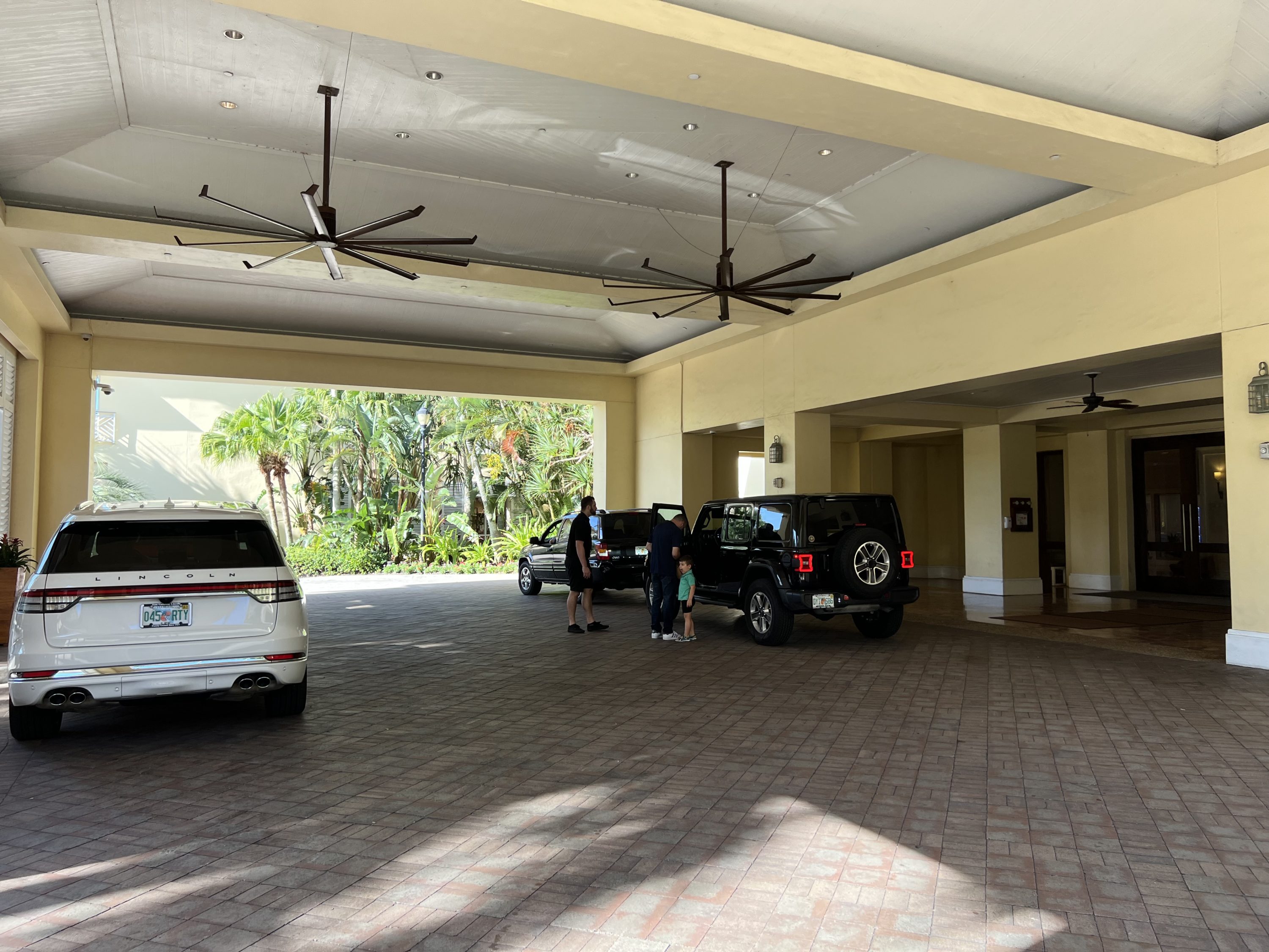 Hyatt Regency Coconut Point Resort & Spa valet parking