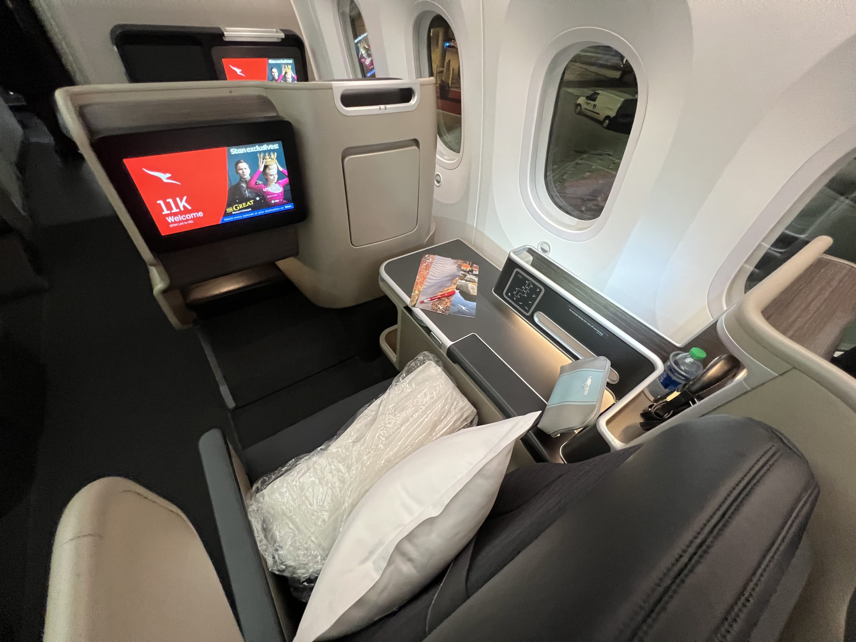 Qantas 787 Business Class Top Down Look