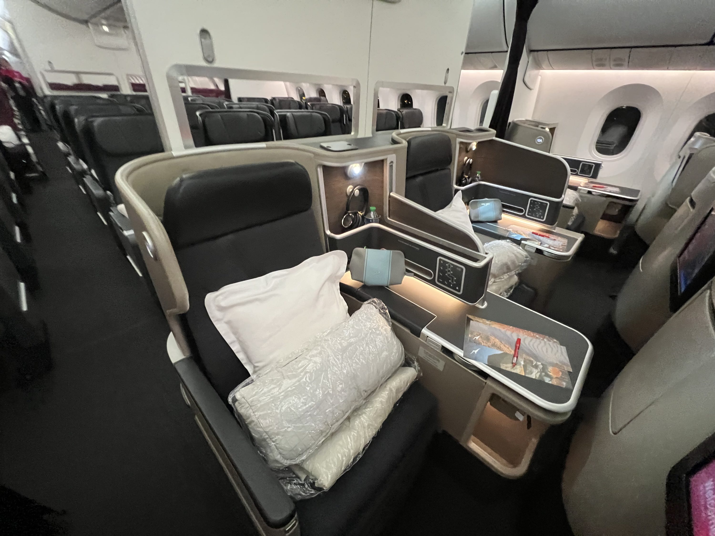 Qantas 787 Center Section Business Class Overview