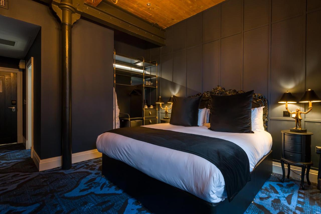 Velvet Hotel