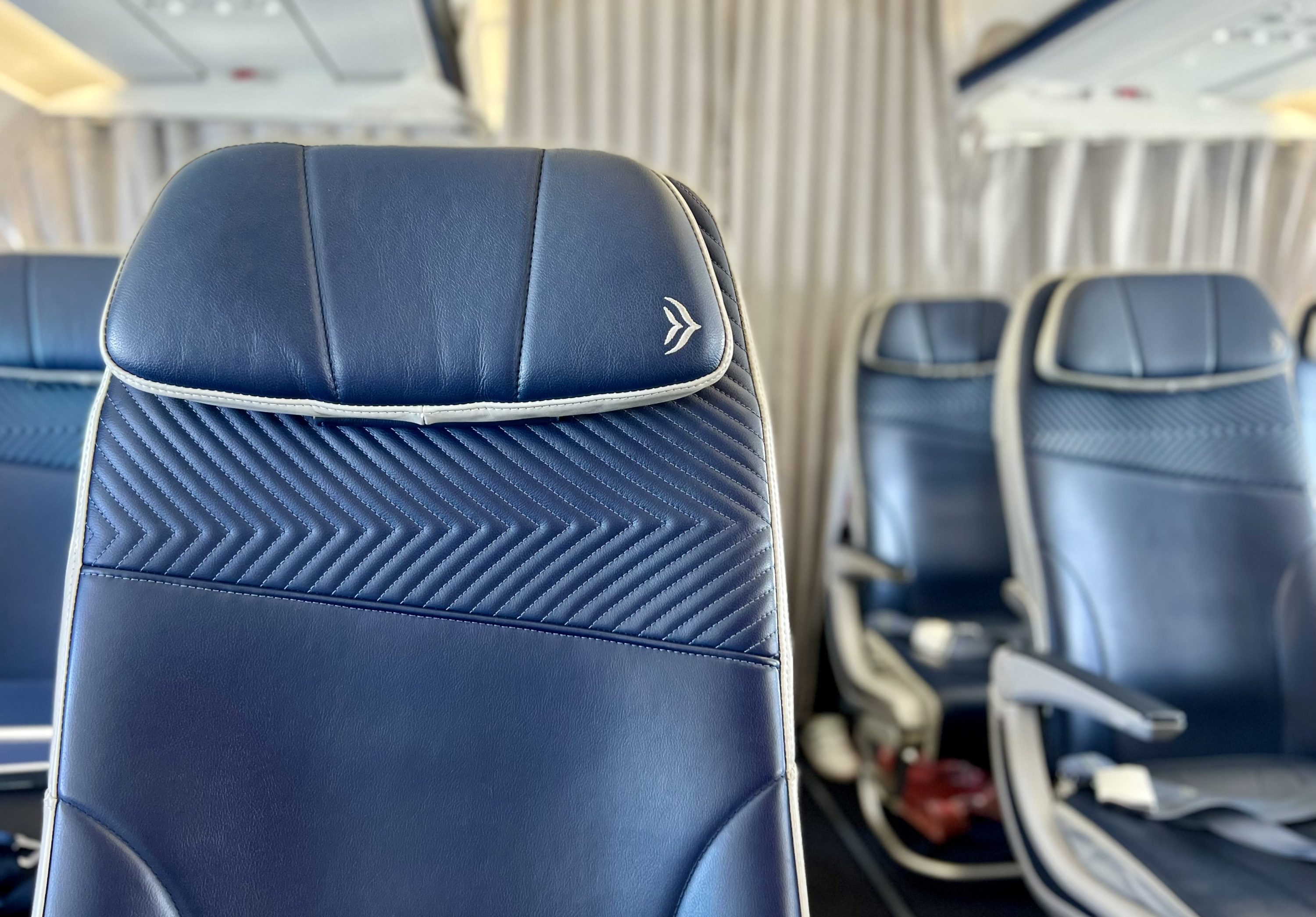 Aegean upgrade bid Aegean Airbus A320neo business class curtain drawn