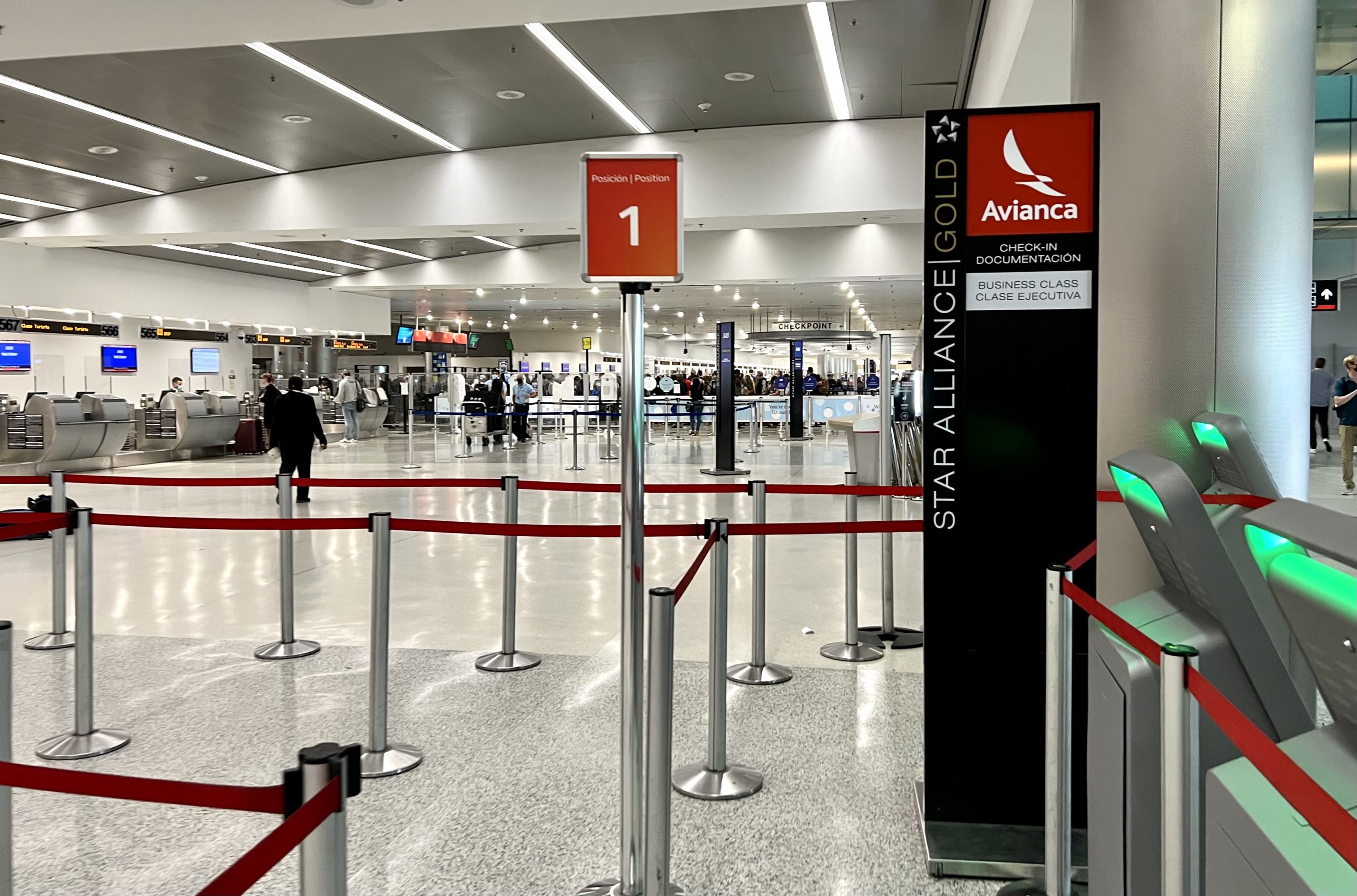 Avianca Boeing 787 Business Class MIA Star Alliance Gold check in