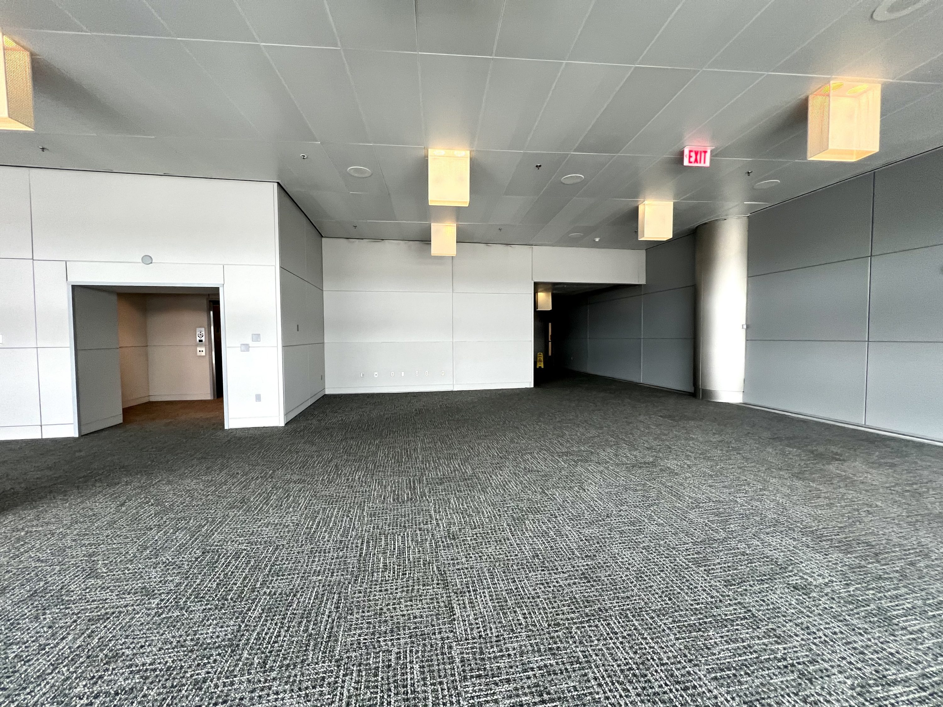 Avianca Boeing 787 Business Class MIA Turkish Airlines Lounge corridor