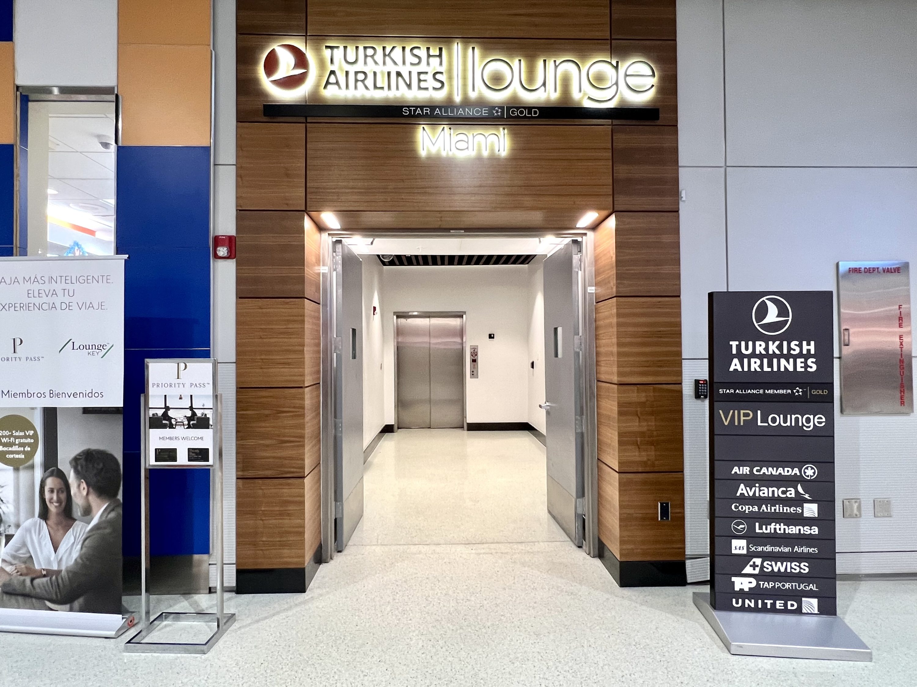 Avianca Boeing 787 Business Class MIA Turkish Airlines Lounge terminal entrance Avianca Boeing 787 Business Class MIA Turkish Airlines Lounge terminal entrance