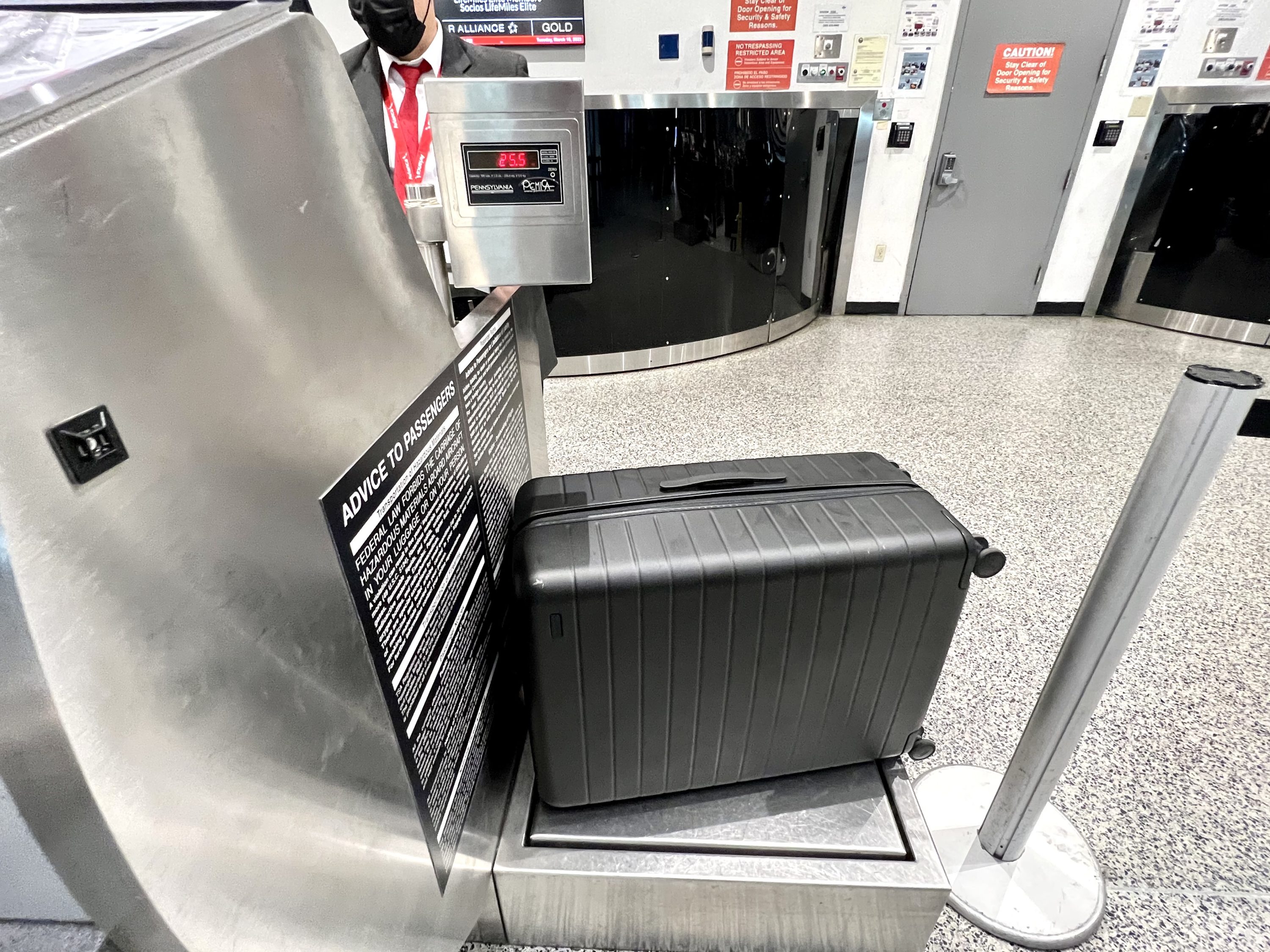Avianca Boeing 787 Business Class MIA baggage weighing