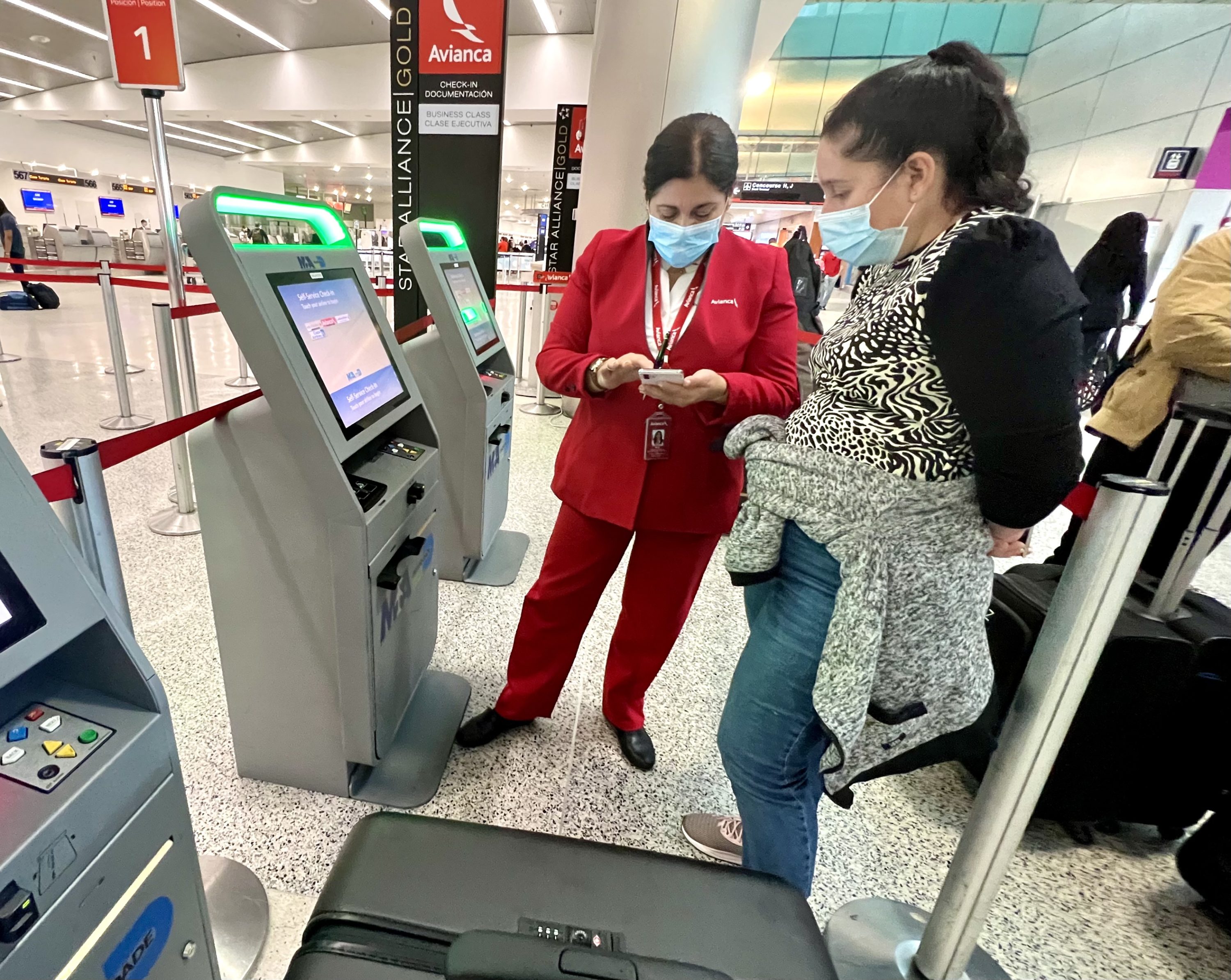 Avianca Boeing 787 Business Class MIA check in gatekeeper