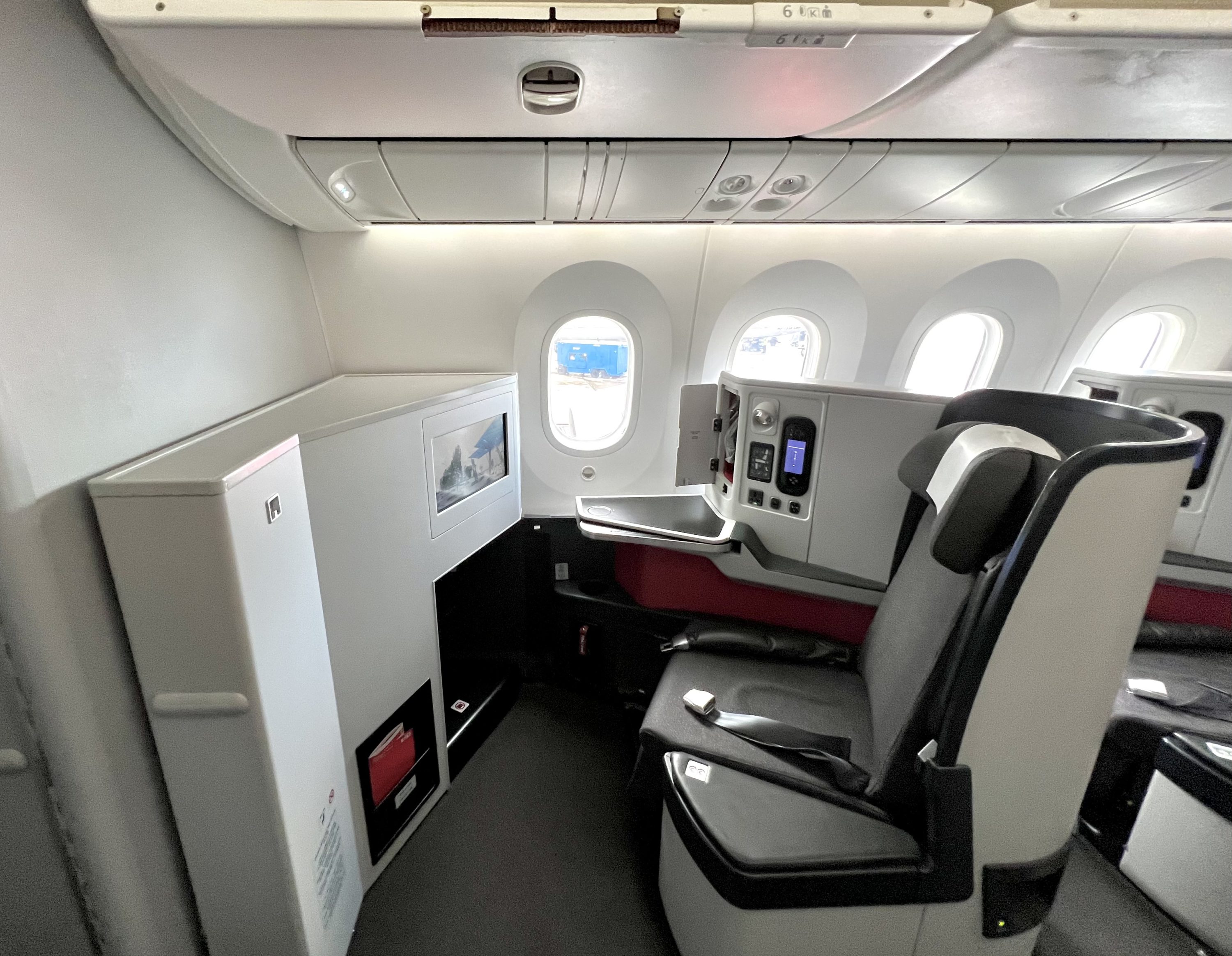Avianca Boeing 787 Business Class seat 6K side view Avianca Boeing 787 Business Class seat 6K side view