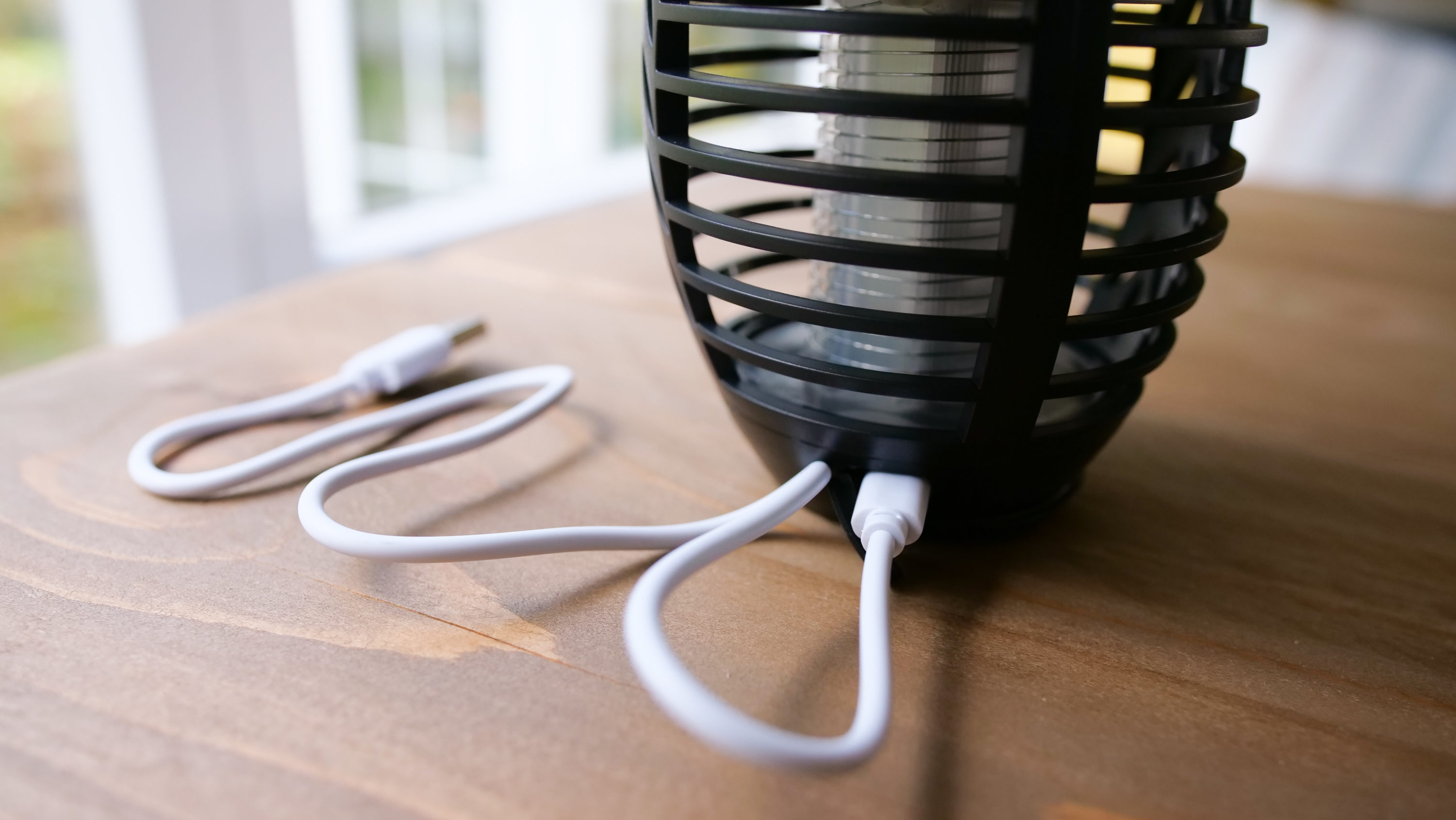 Bug zapper power source
