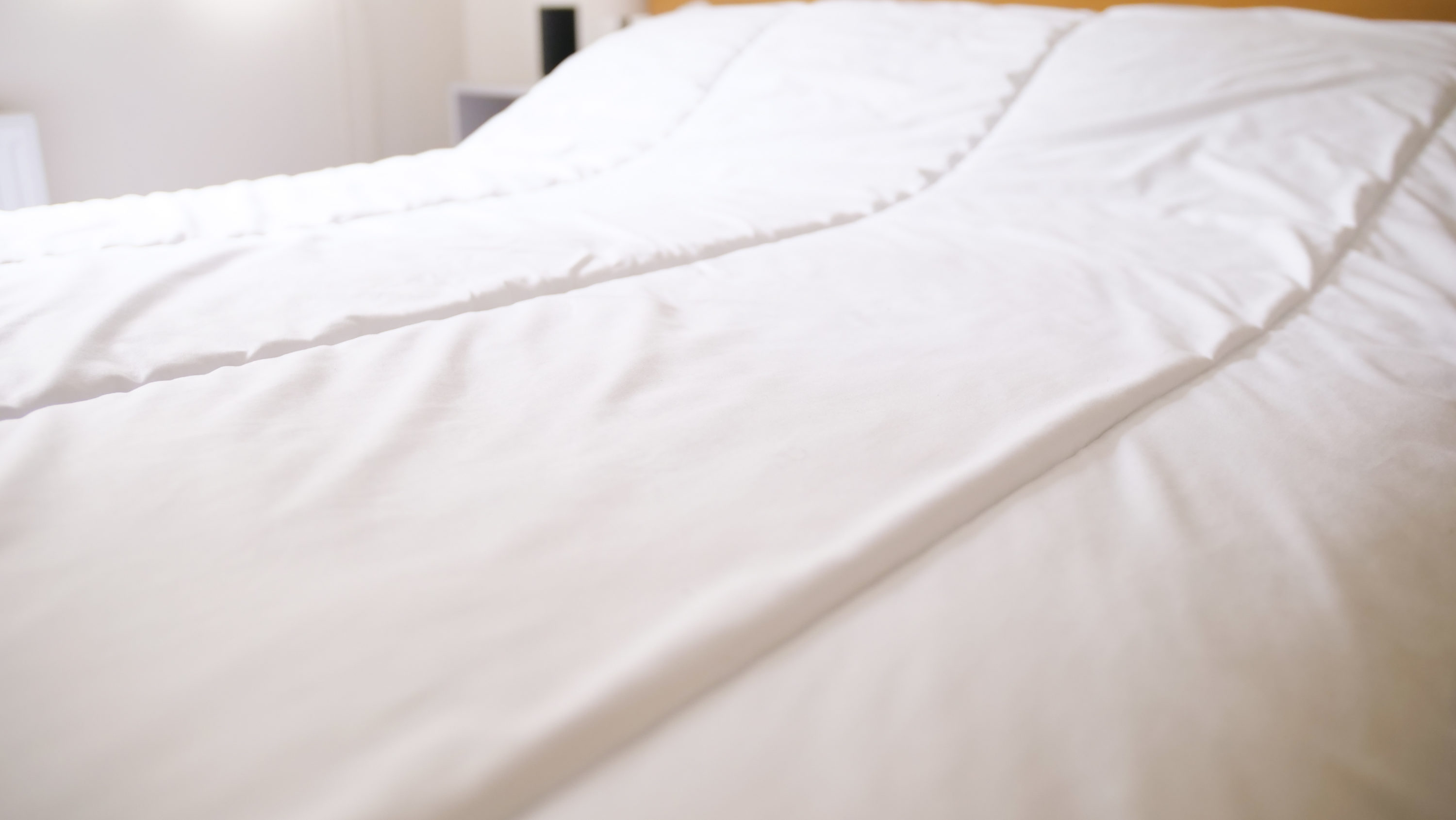Hotel comforter material