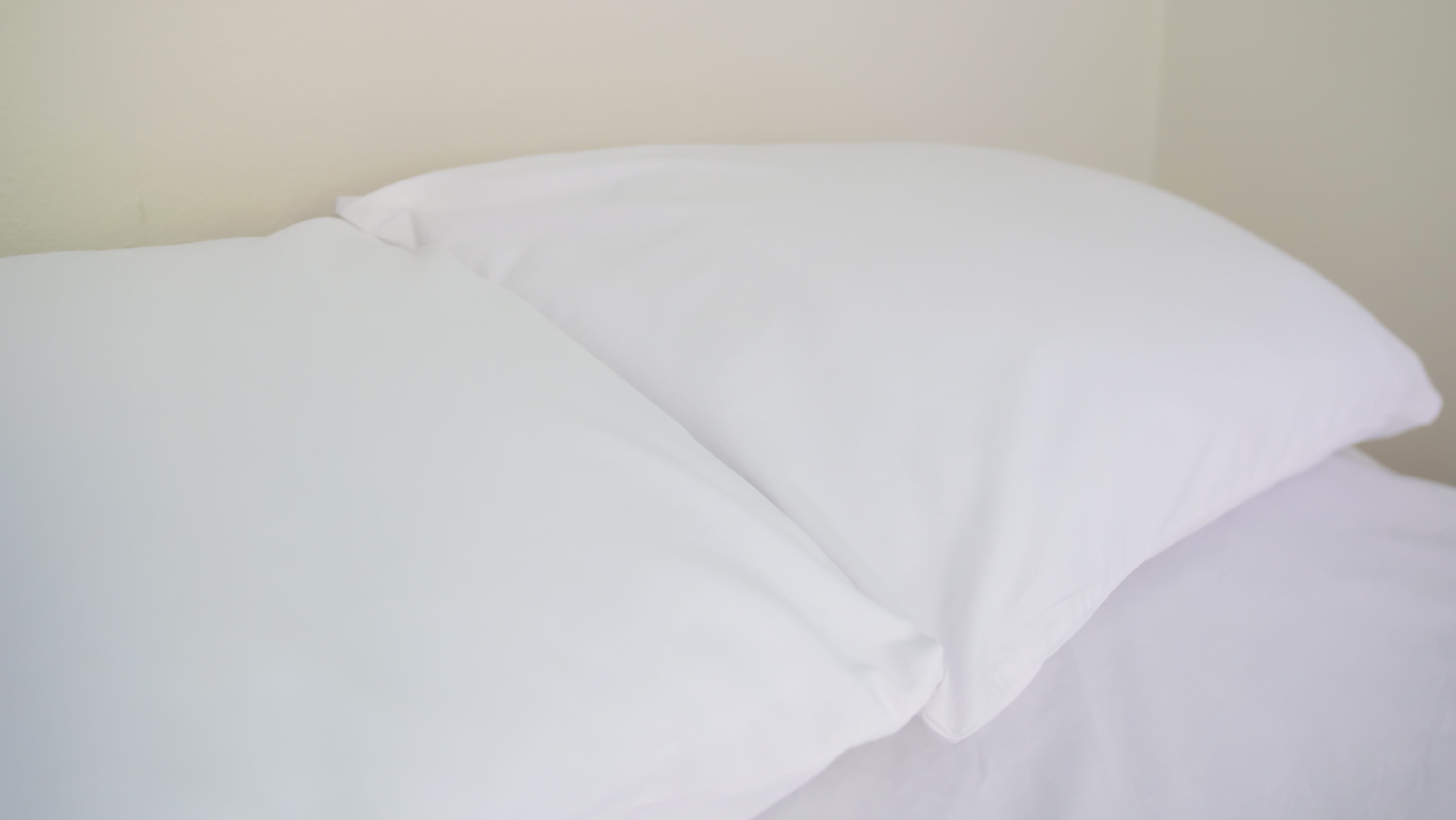 Hotel pillow material