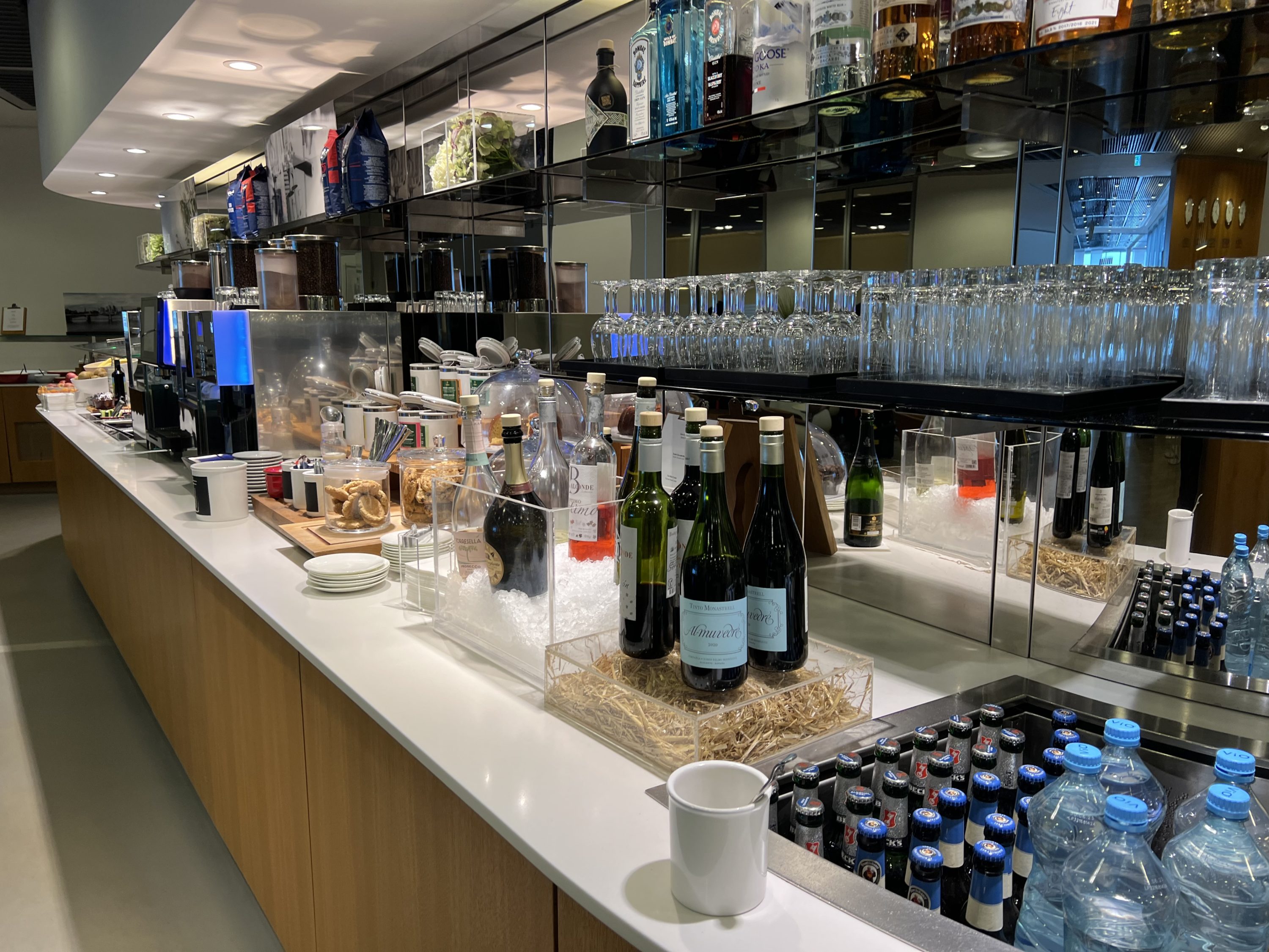 Drinks at Lufthansa Senator lounge