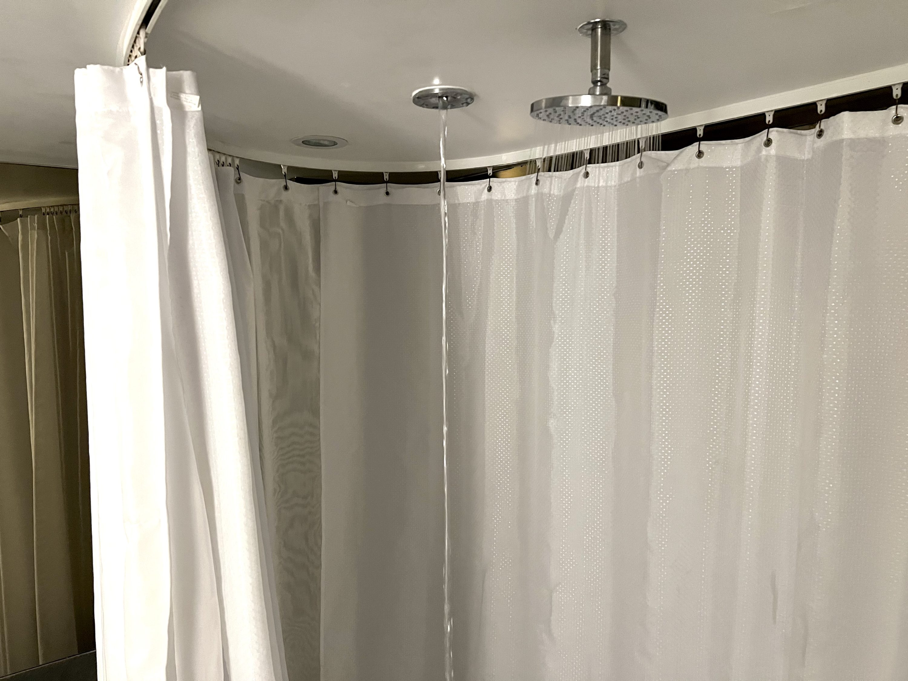 SLS Hotel, a Luxury Collection Hotel, Beverly Hills bathroom multiple showerheads