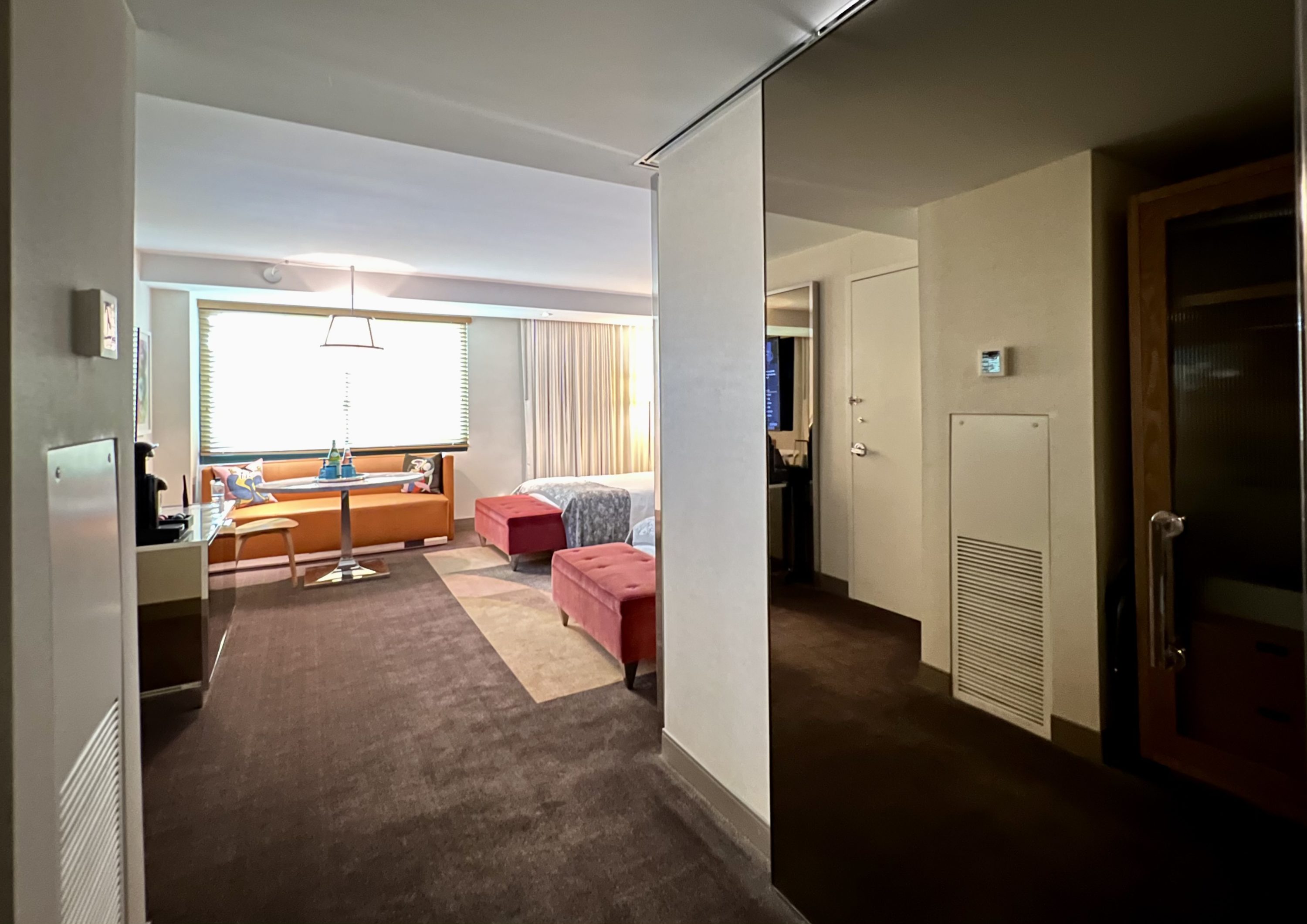 SLS Hotel, a Luxury Collection Hotel, Beverly Hills bedroom entrance