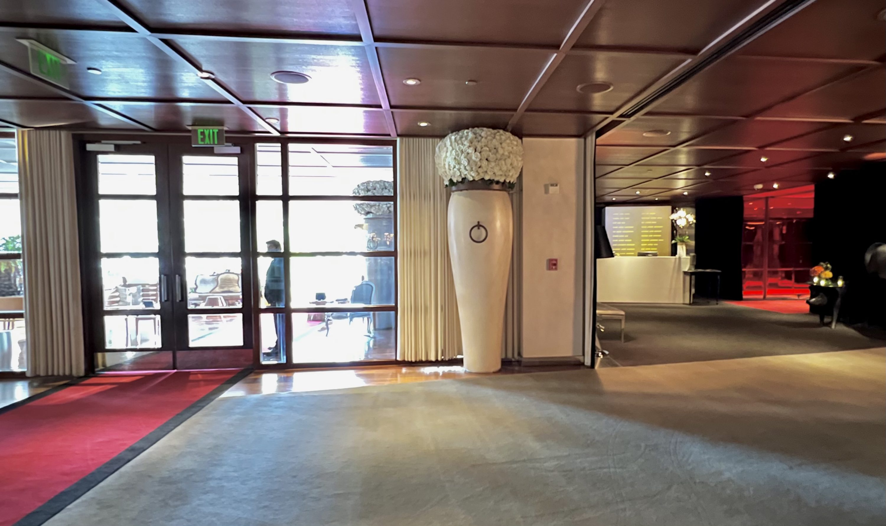 SLS Hotel, a Luxury Collection Hotel, Beverly Hills entrance