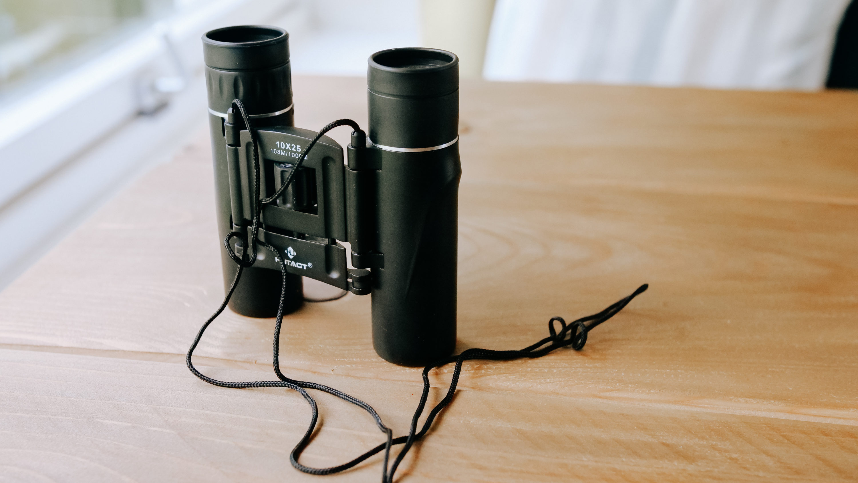 Travel binoculars
