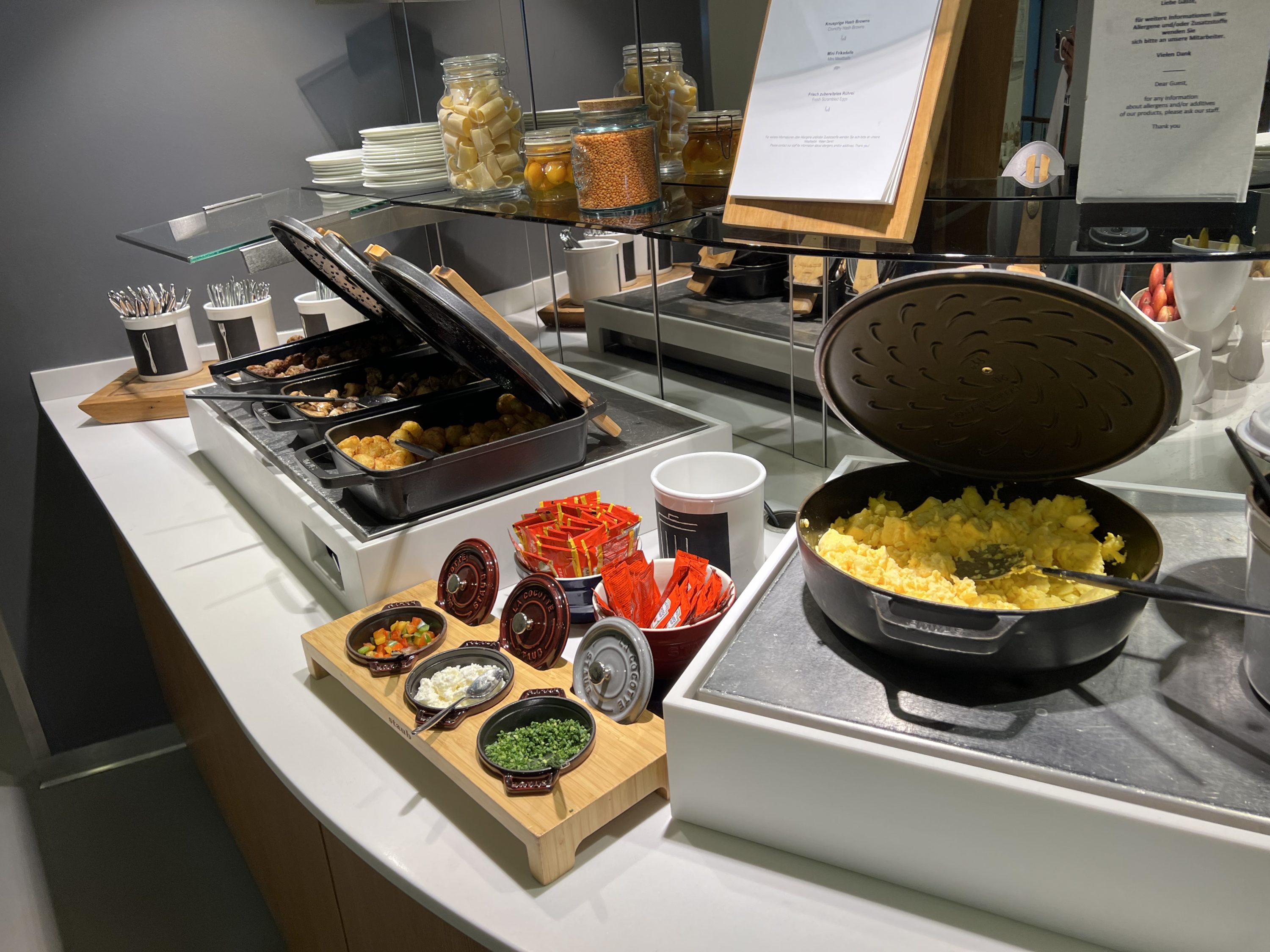 Lufthansa Senator lounge breakfast
