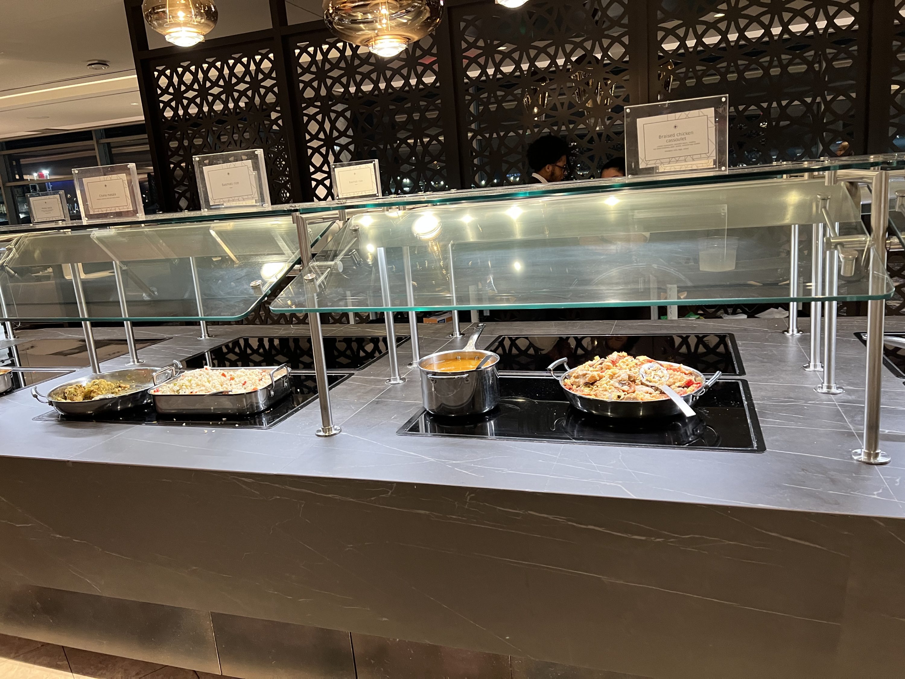 EWR Polaris lounge dinner service