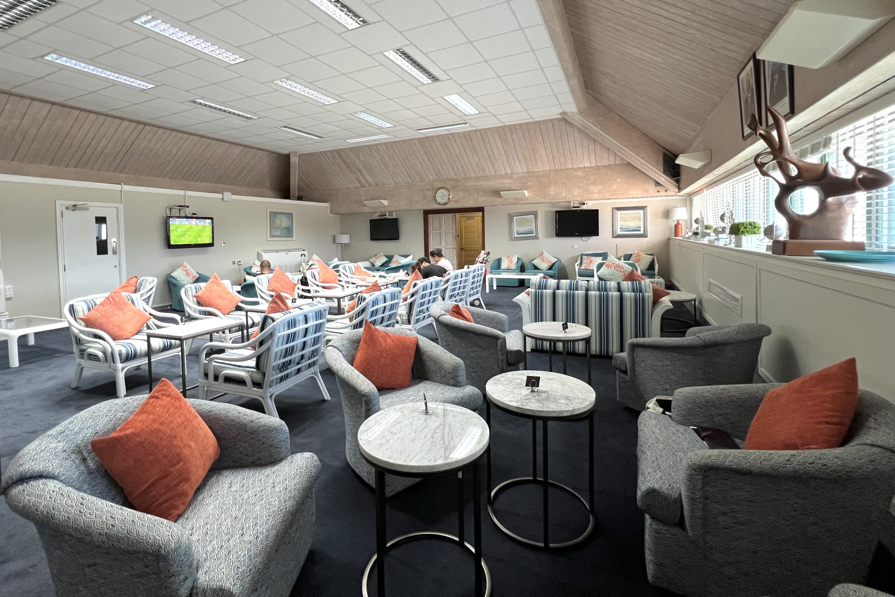 British Airways Boeing 777 200 Club World UVF Iyanola Executive Lounge seating