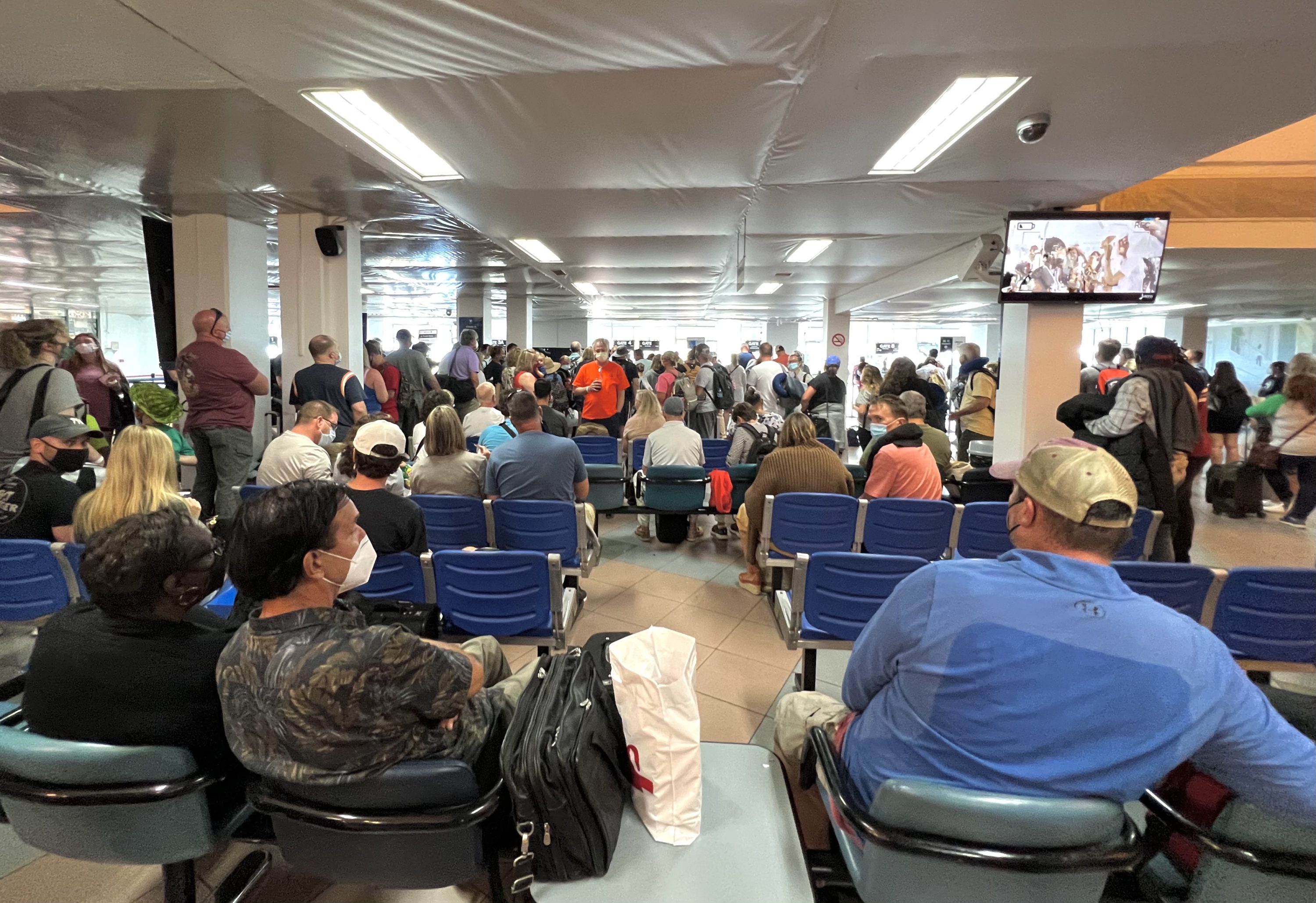British Airways Boeing 777 200 Club World UVF busy terminal