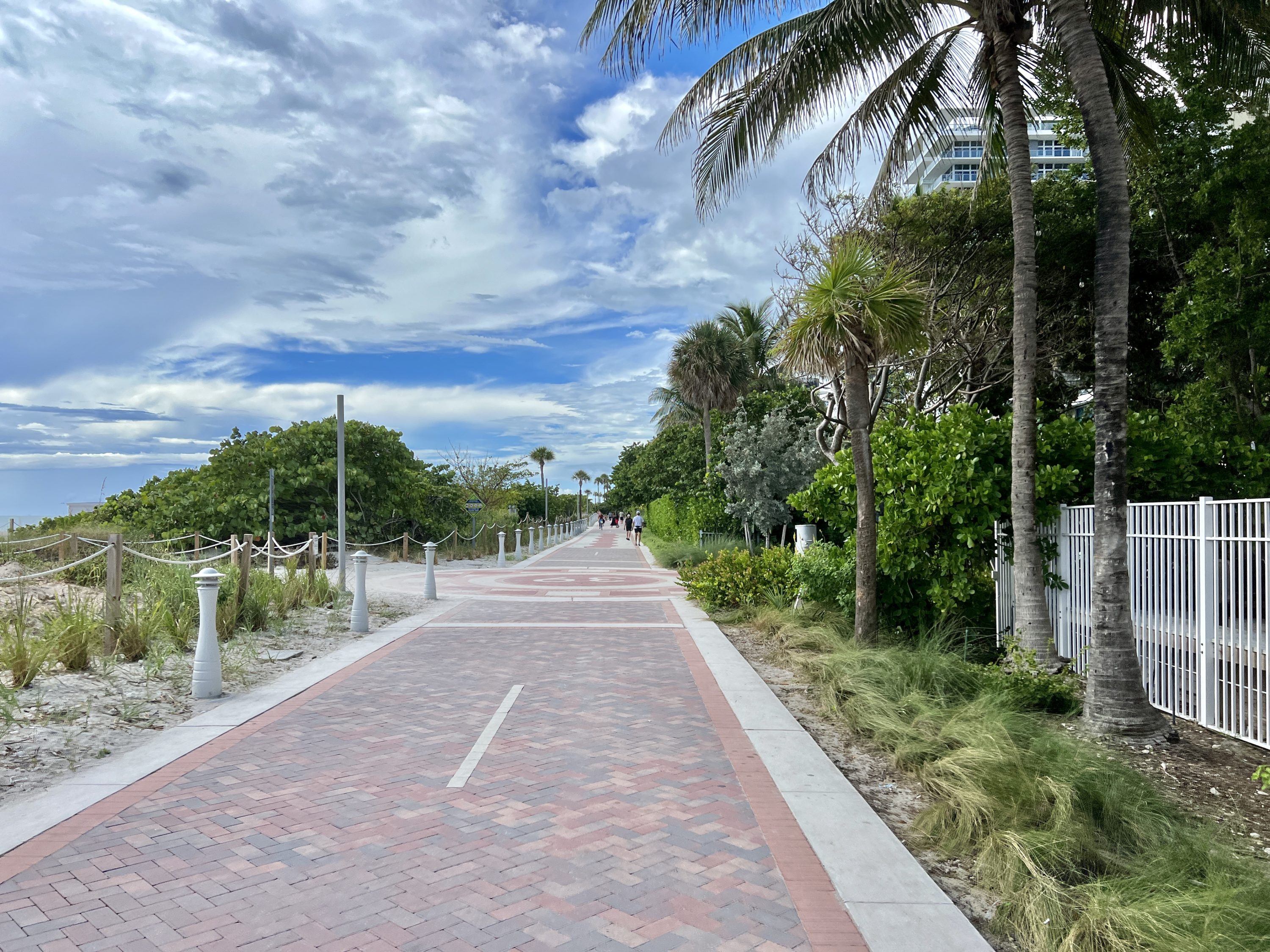 Cadillac Hotel Beach Club Beach Promenade