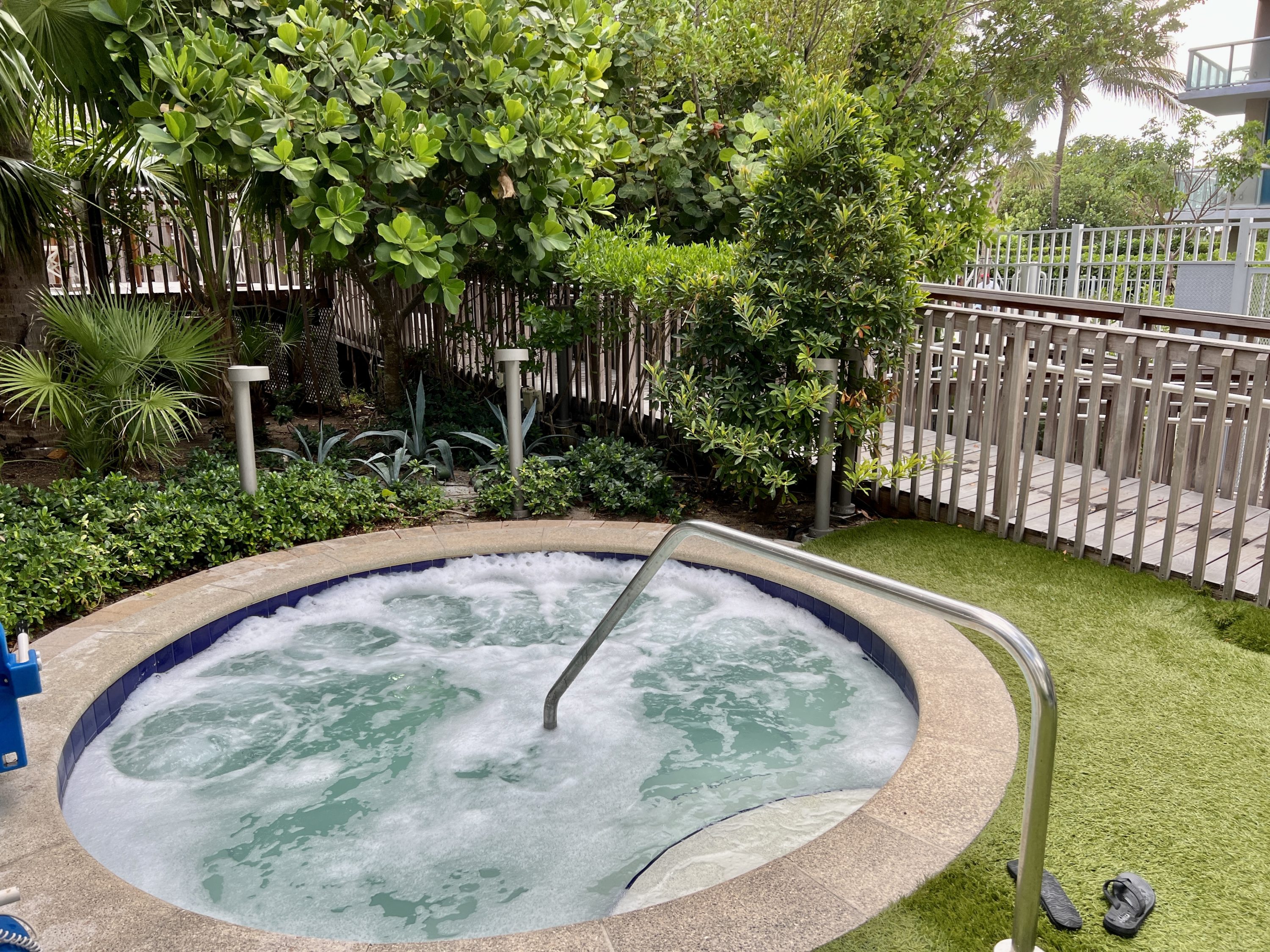 Cadillac Hotel Beach Club Hot Tub