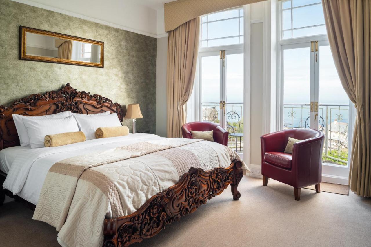 Highcliffe House