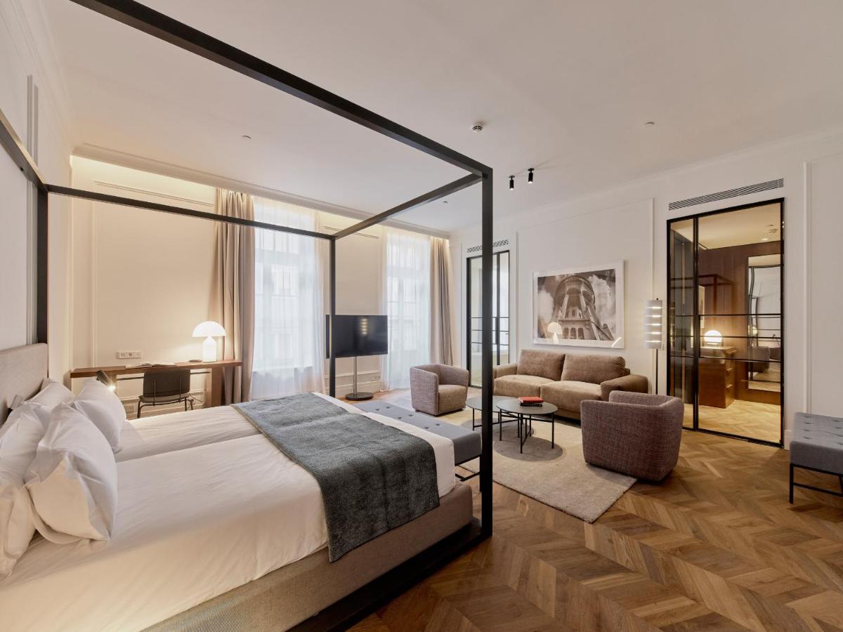 Kozmo Hotel