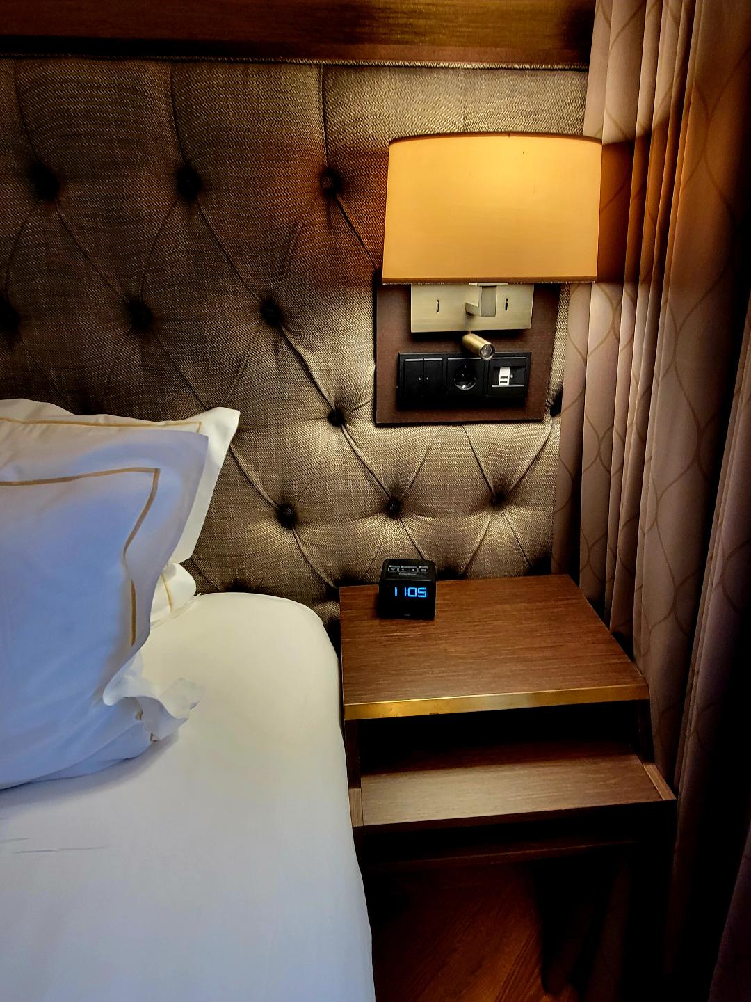 Reykjavik Konsulat Hotel Right Night Stand