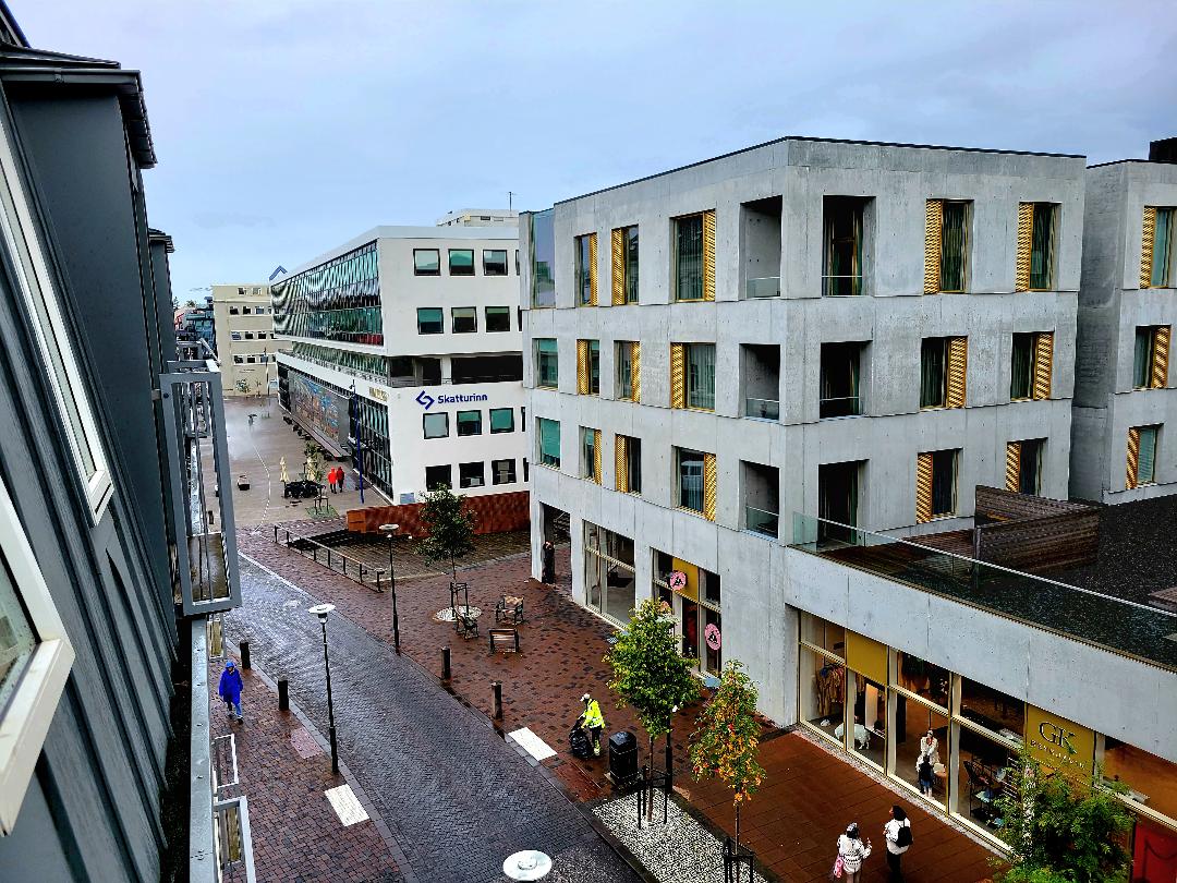 Reykjavik Konsulat Hotel View Left