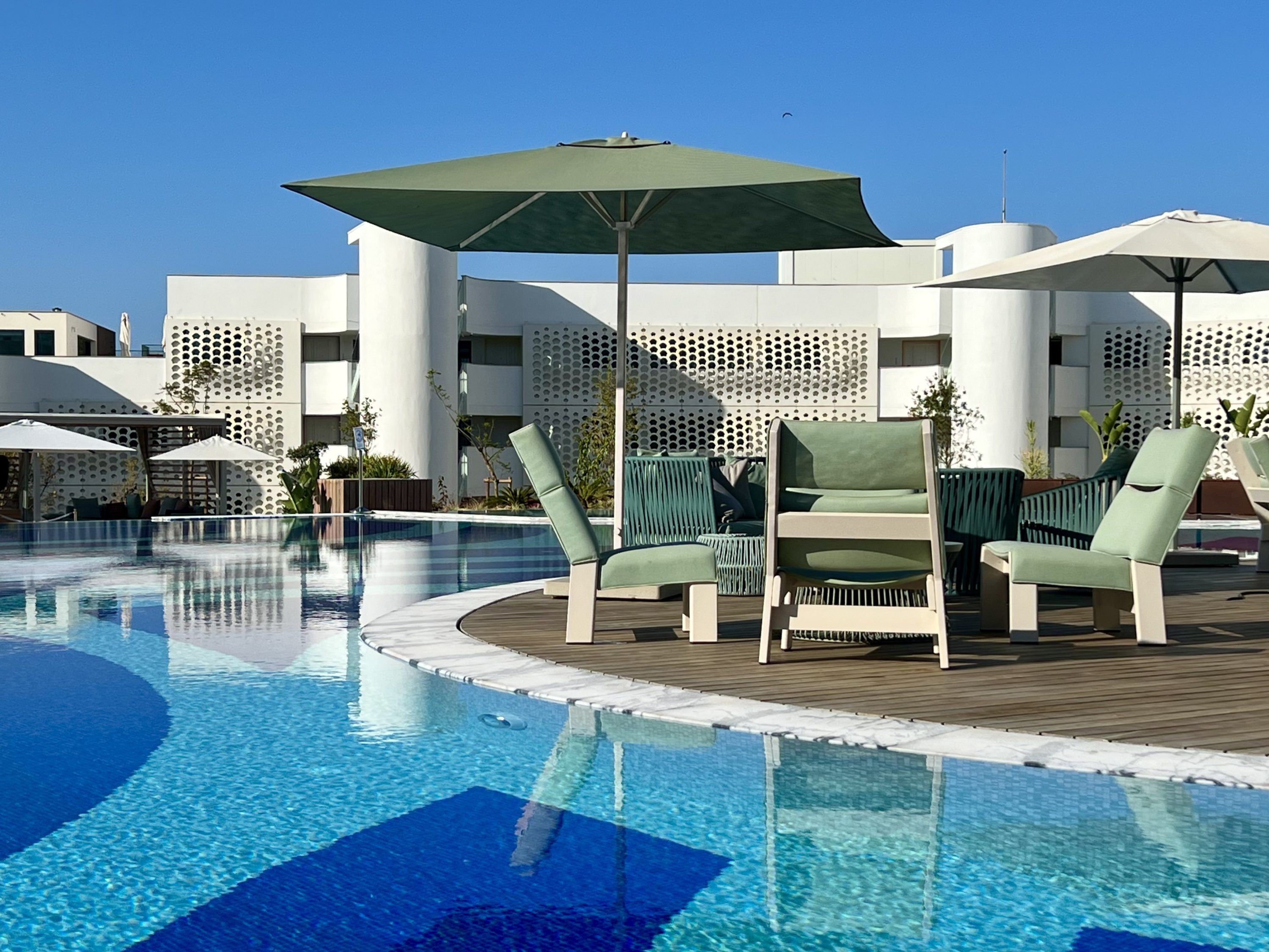 W Algarve Sip @ Wet poolside dining