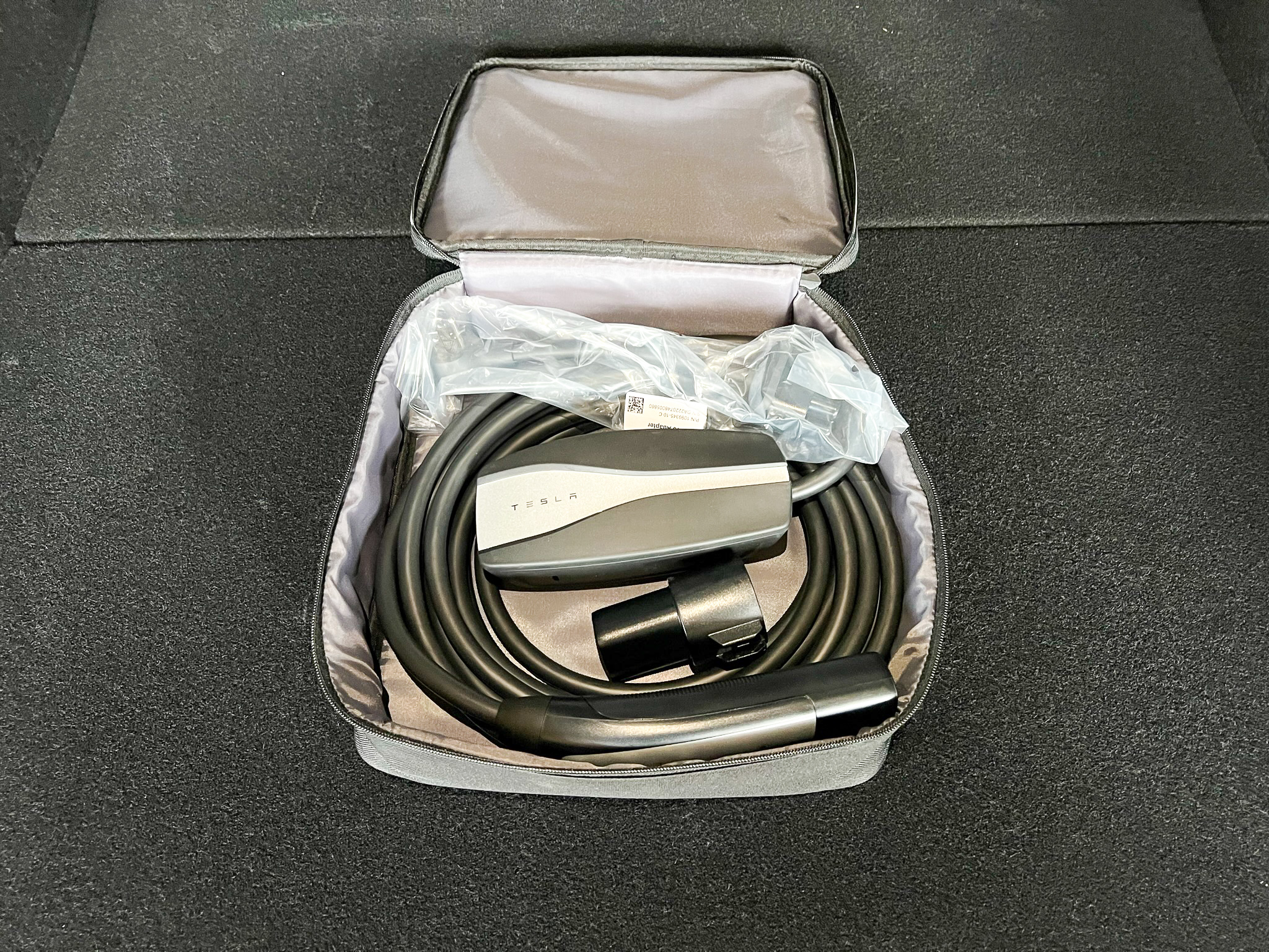 Hertz Tesla Model Y charger