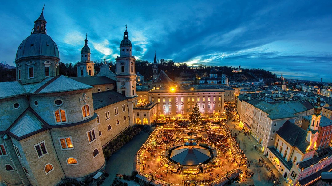 Salzburger Christkindlmarkt Residenzplatz Salzburger Christkindlmarkt Residenzplatz