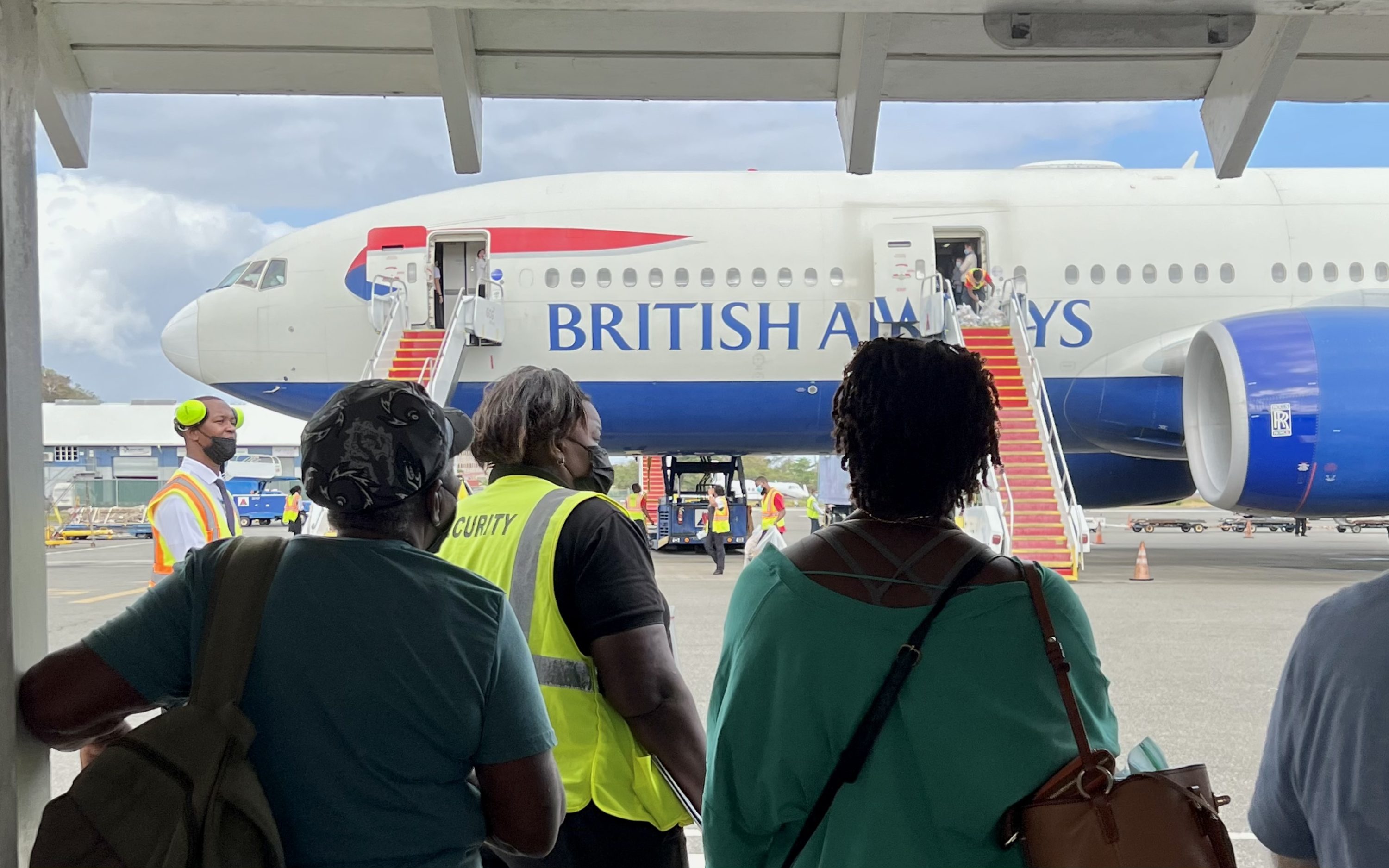 ritish Airways Boeing 777 200 Club World UVF waiting to get the all clear to board