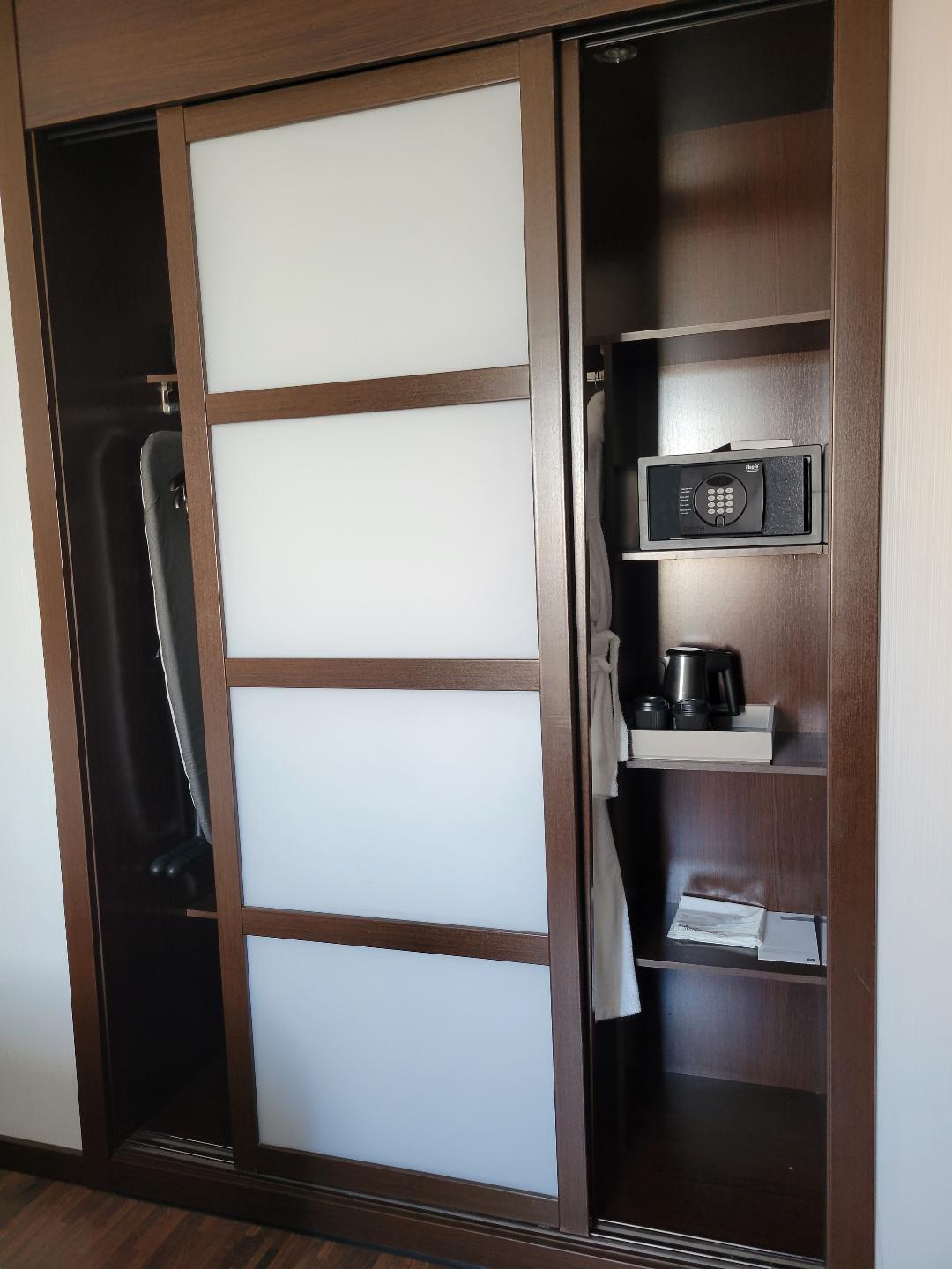 AC Hotel Alicante Closet