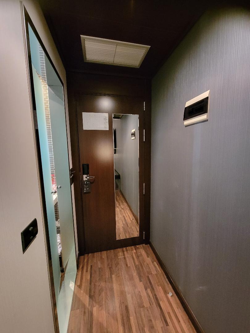 AC Hotel Alicante Door