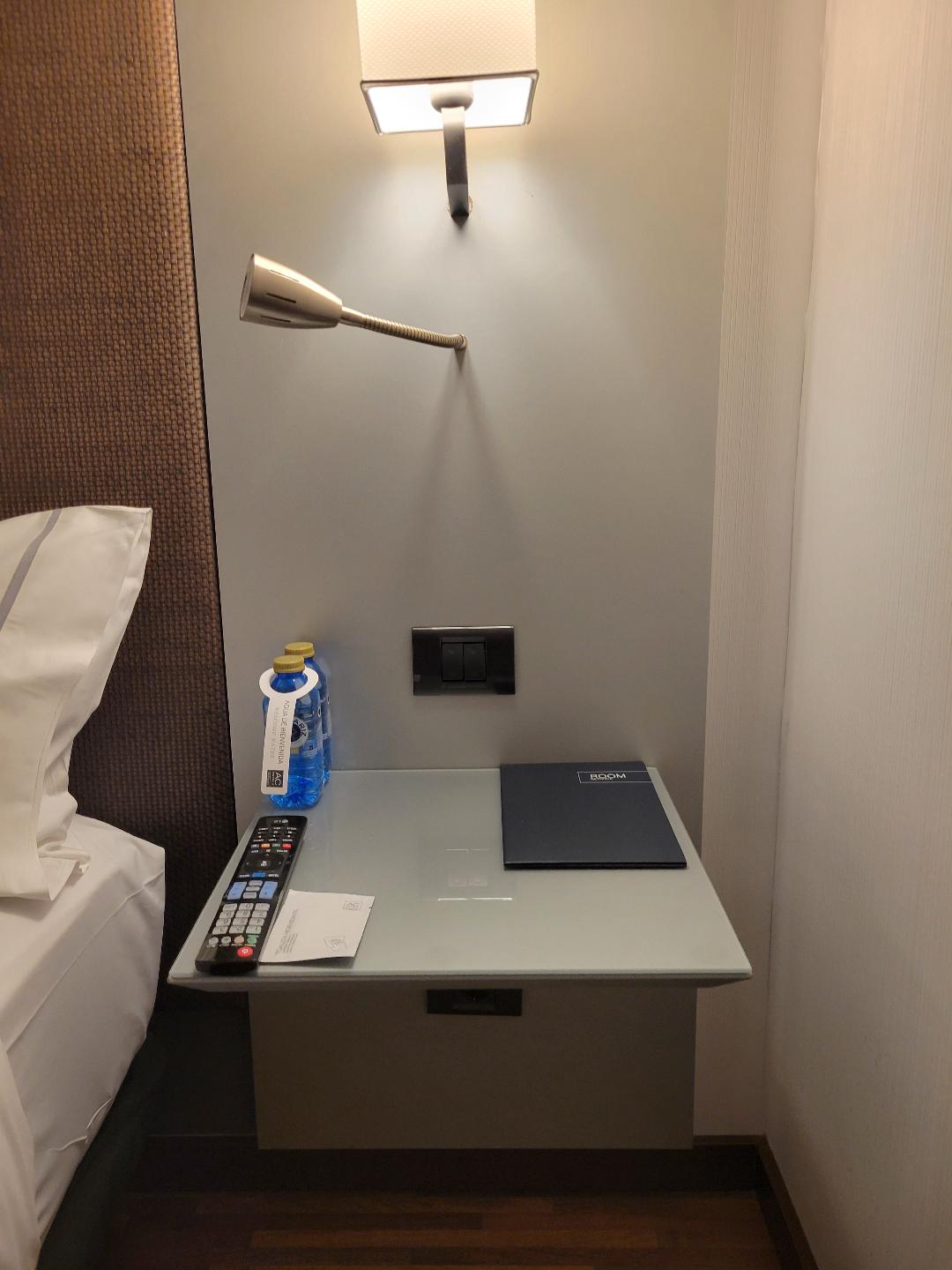 AC Hotel Alicante Right Nightstand