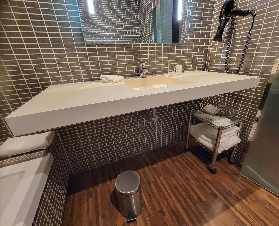 AC Hotel Alicante Vanity