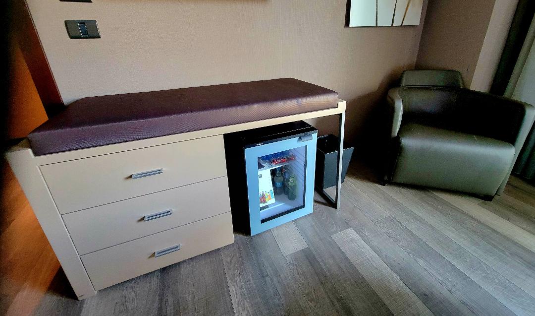 AC Hotel Palma Mallorca Bedroom Storage