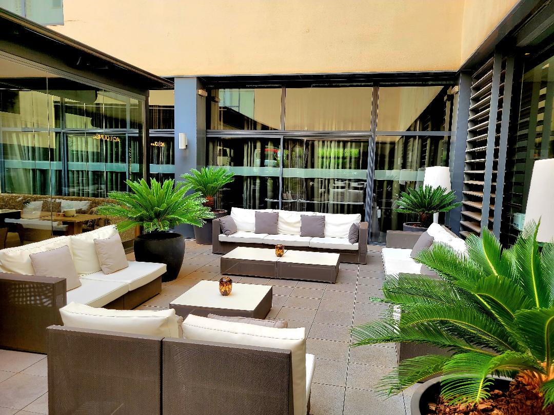 AC Hotel Palma Mallorca Courtyard Sitting