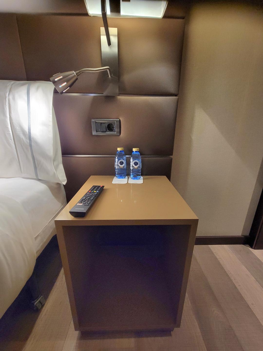 AC Hotel Palma Mallorca Right Nightstand