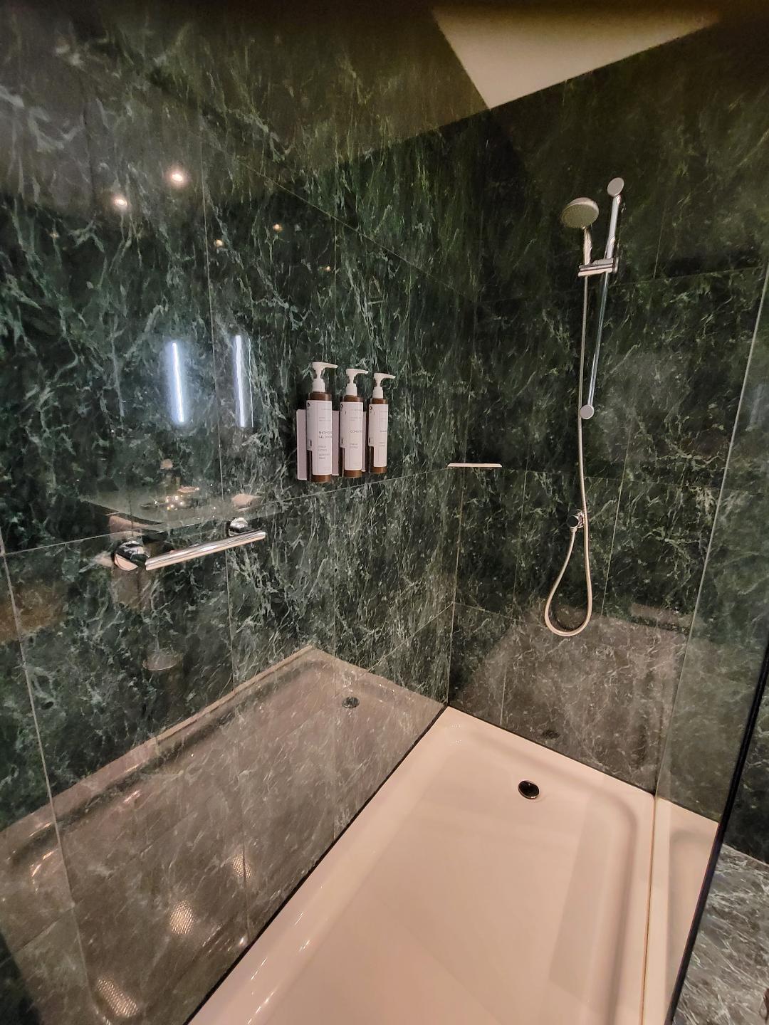 AC Hotel Palma Mallorca Shower