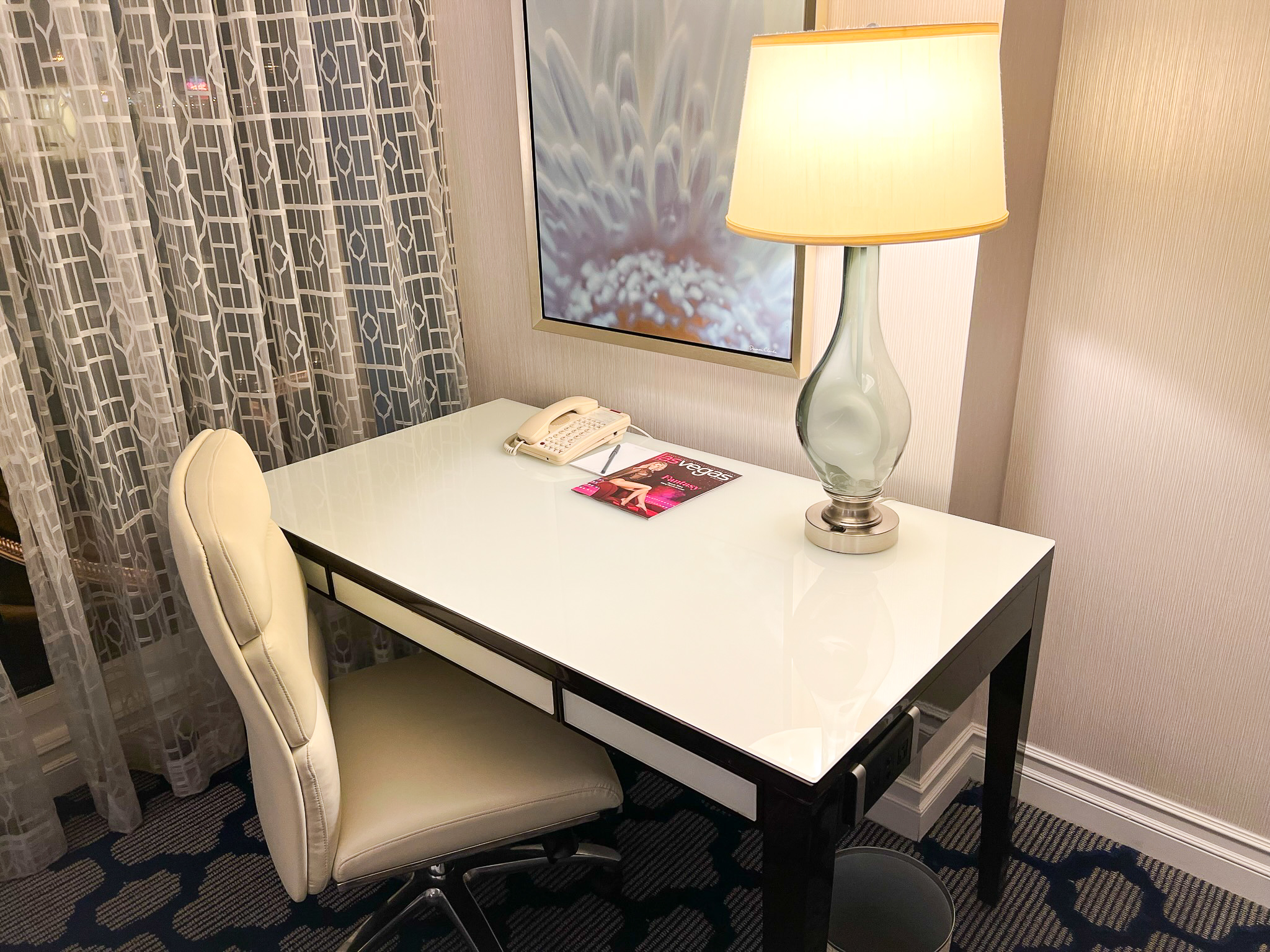 Bellagio Las Vegas King room desk