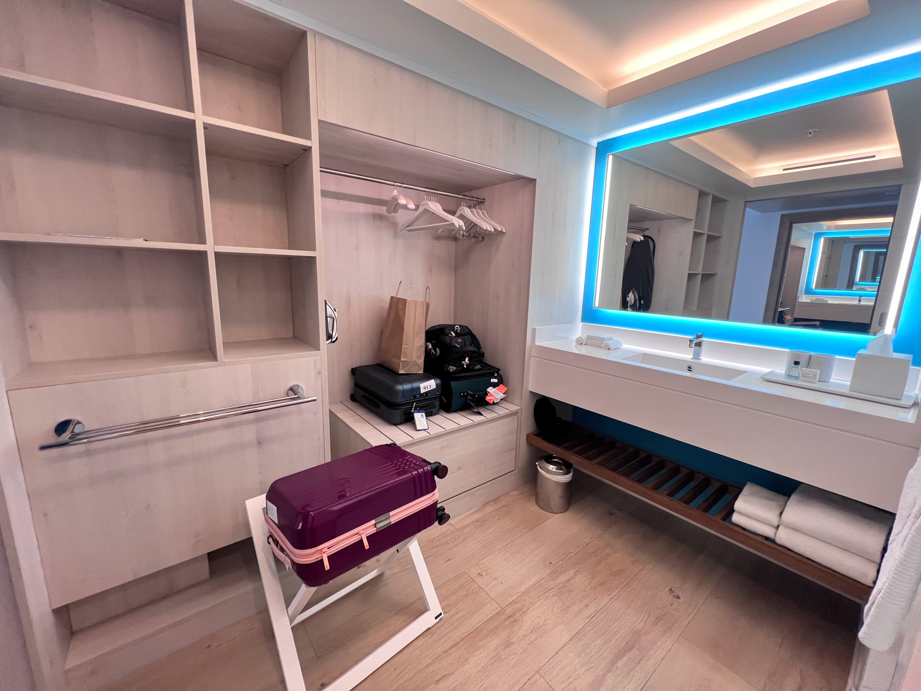 Curacao Marriott Beach Resort bathroom and closet