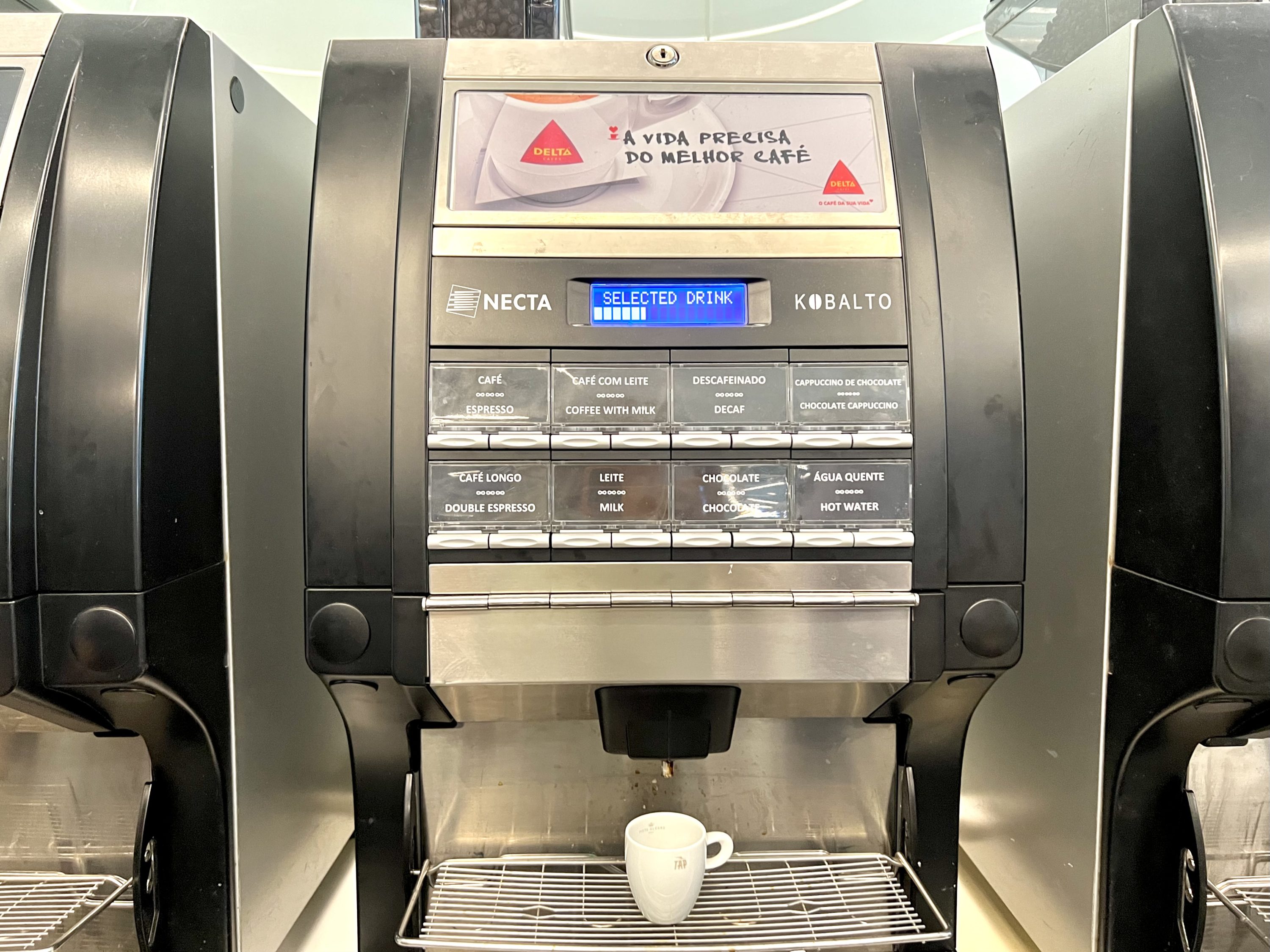 TAP Air Portugal Airbus A321LRneo business class LIS TAP lounge Delta coffee machine