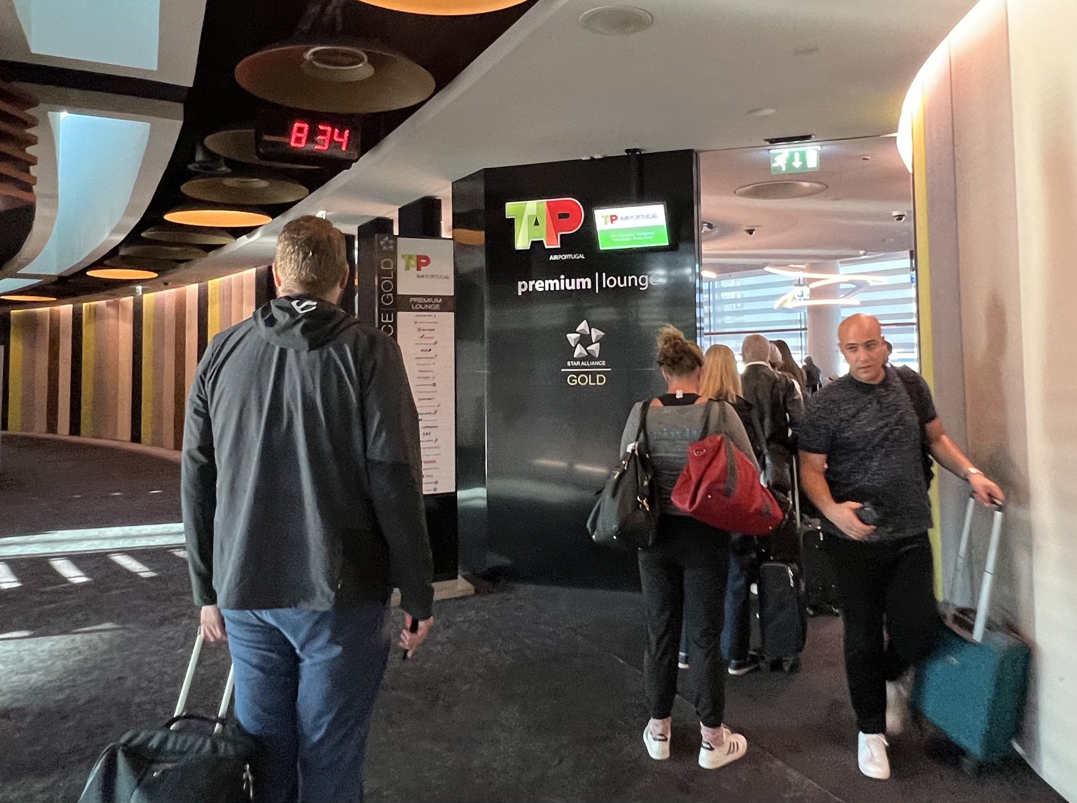 TAP Air Portugal Airbus A321LRneo business class LIS TAP lounge queue